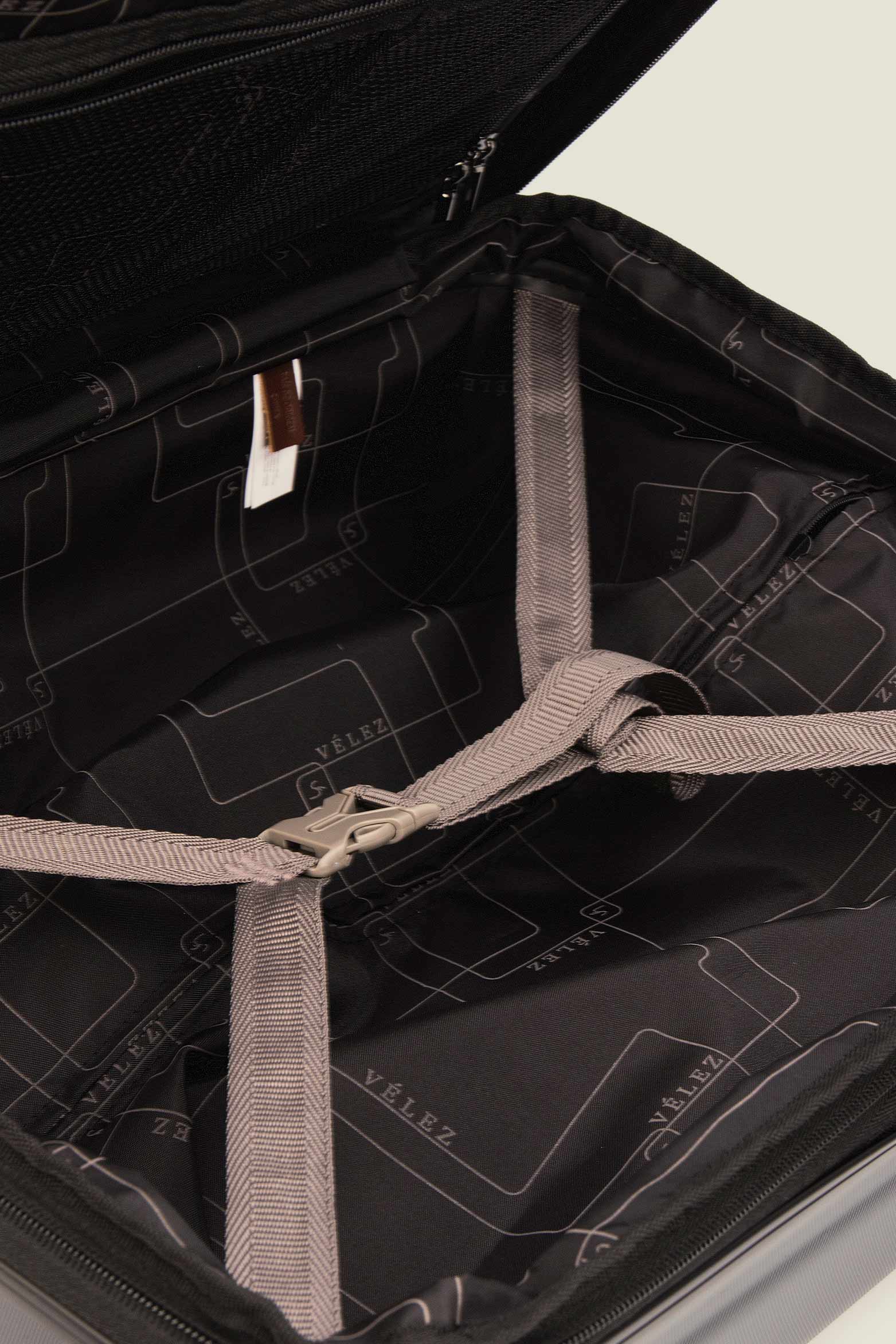 20” Lorenzi Suitcase in Black - Image 4