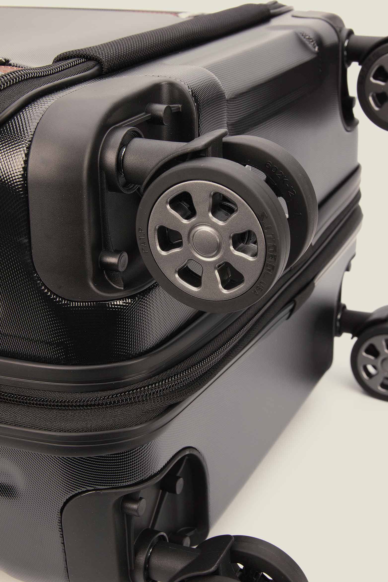 20” Lorenzi Suitcase in Black - Image 5