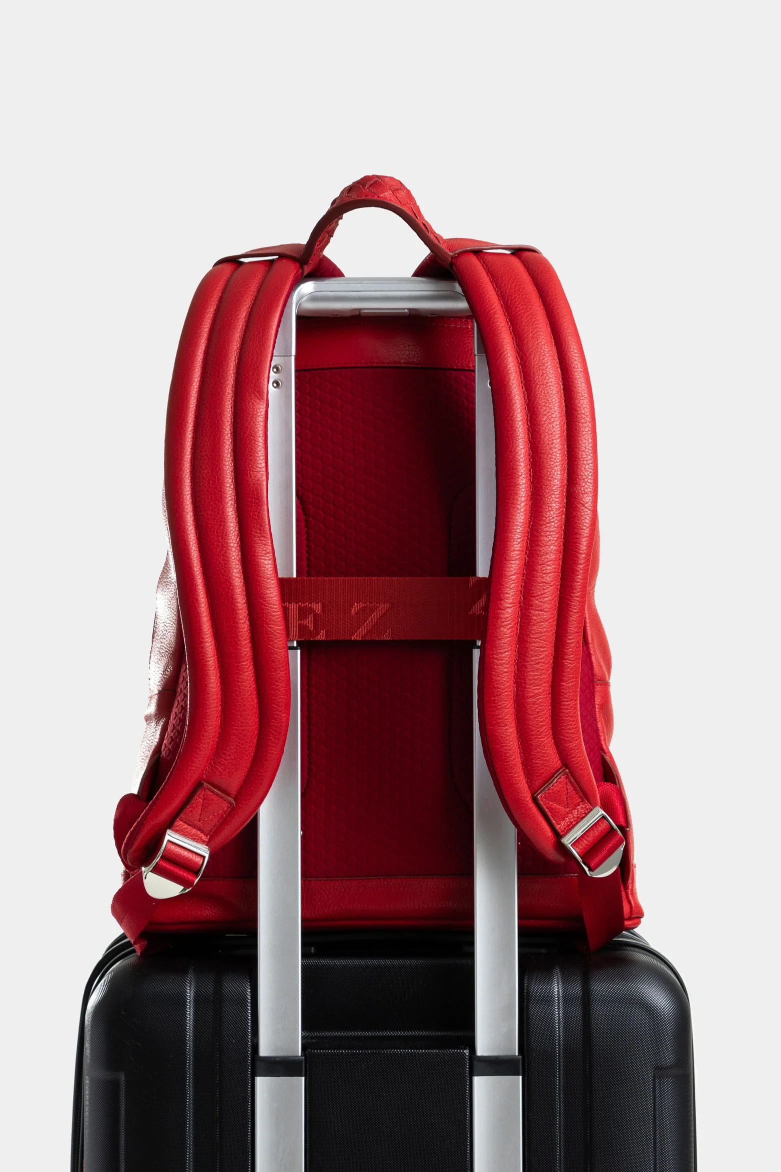 Alava Leather Backpack for Women with Braided Handle - Image 3