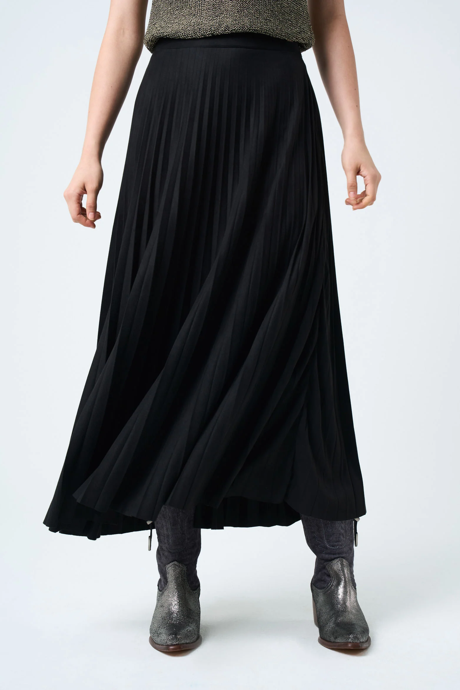 Alma Pleated Skirt for Women in Knit Fabric - Image 6