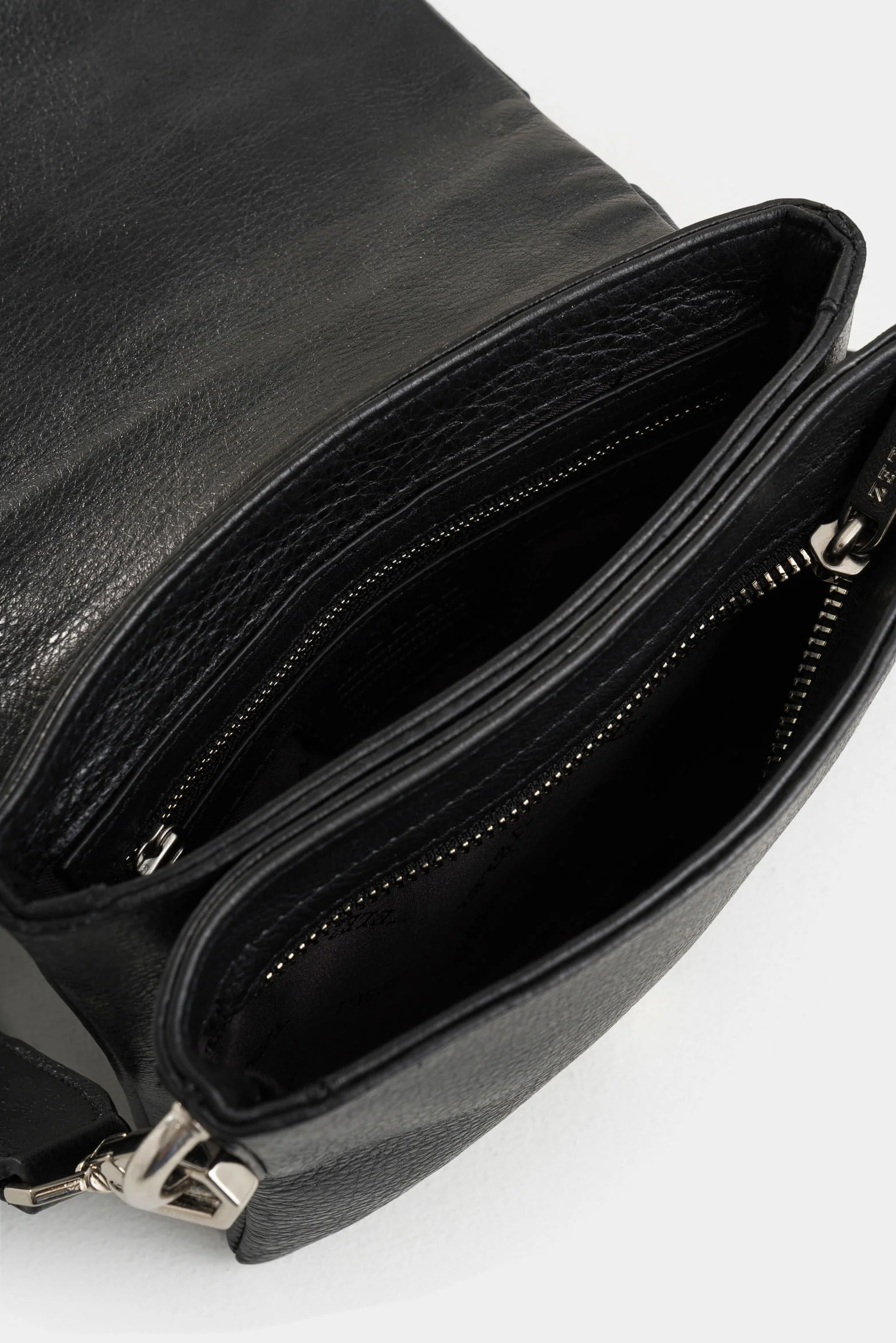 Alpin Leather Hands-Free Bag for Women with Woven Flap - Image 5