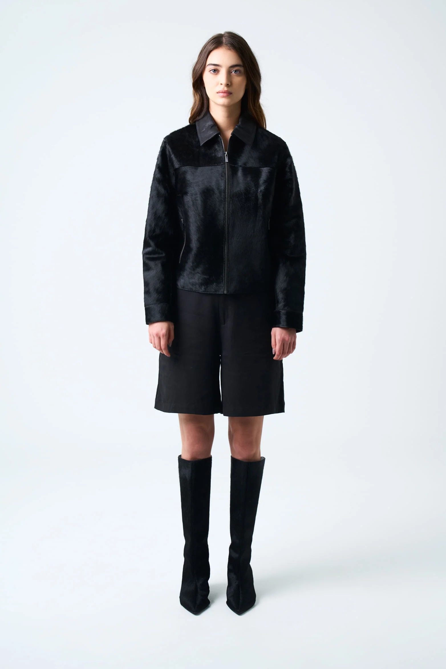 Antares Jacket in Leather with Hair for Women, Trucker Silhouette - Image 4