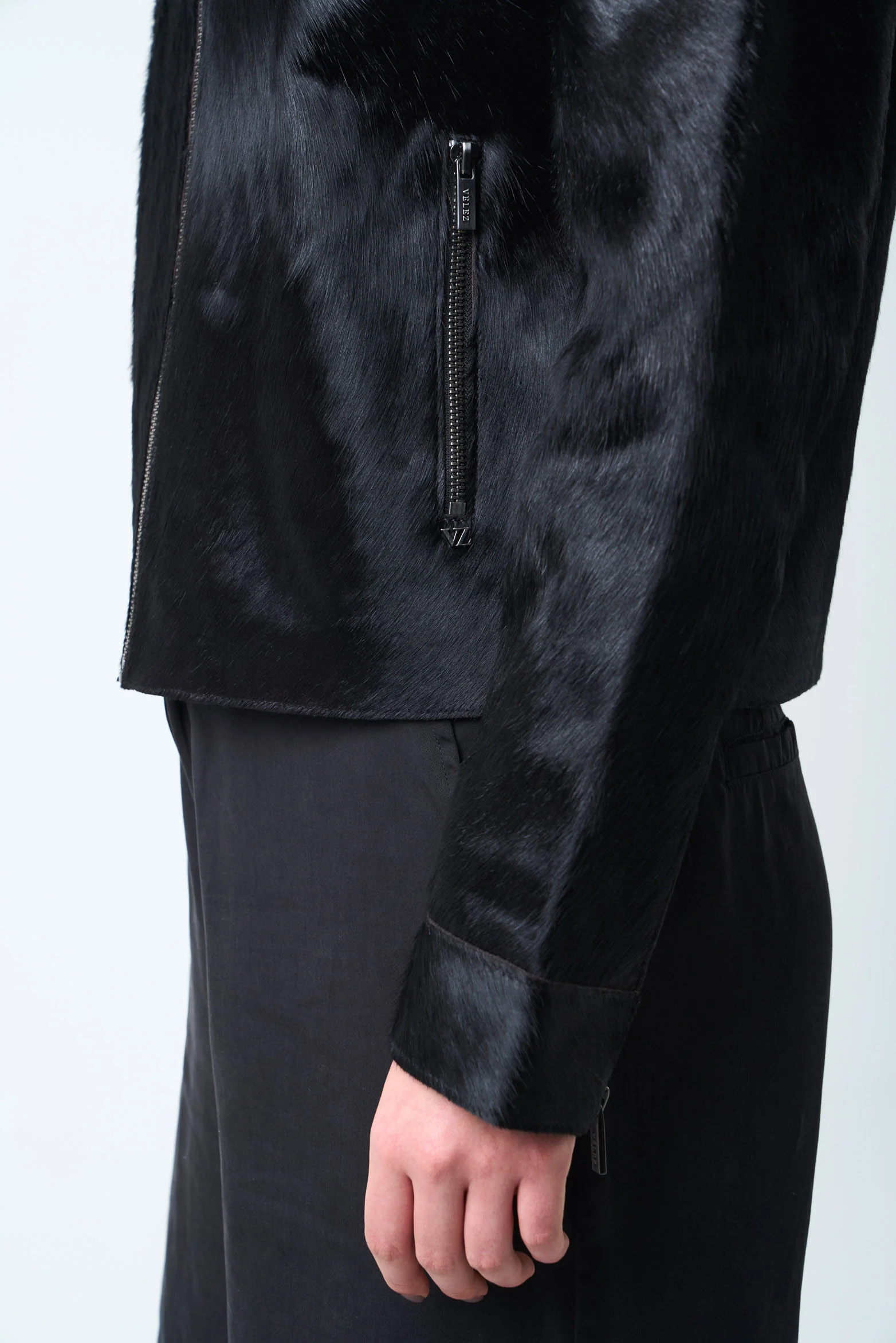 Antares Jacket in Leather with Hair for Women, Trucker Silhouette - Image 7