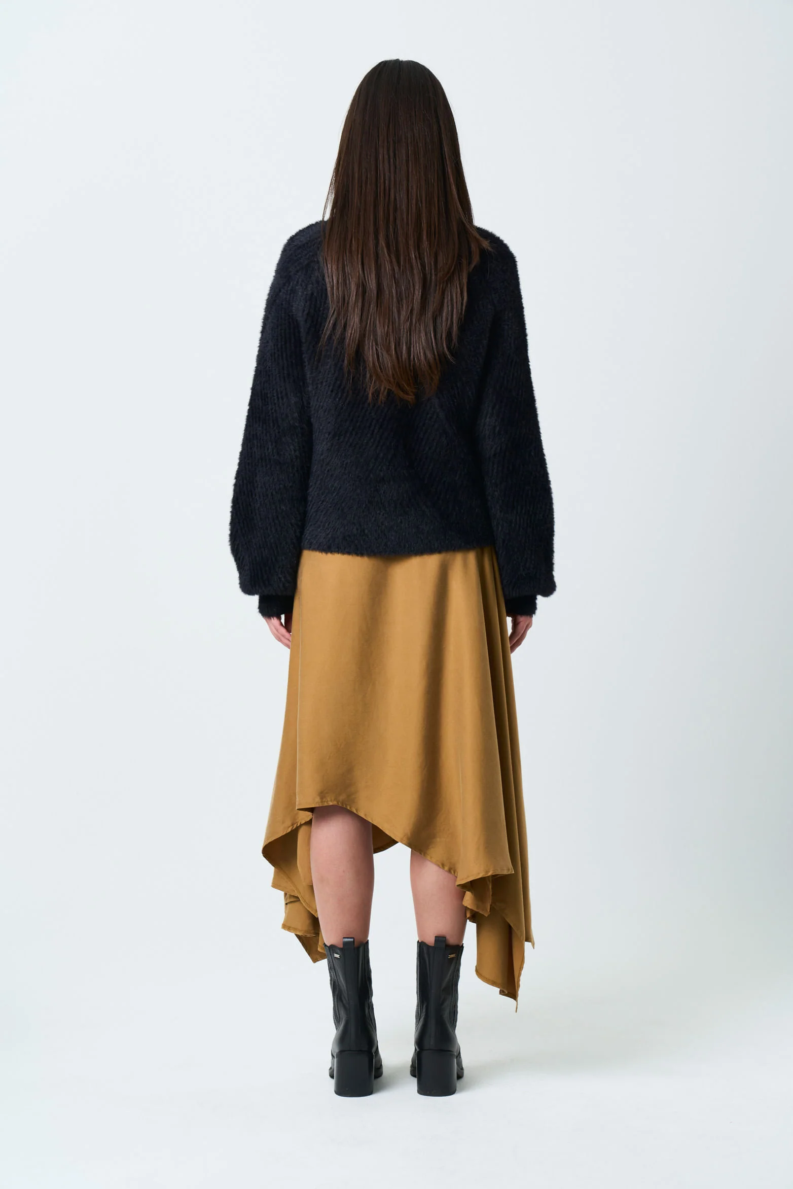 Asymmetrical ribbed Liora sweater for women - Image 3