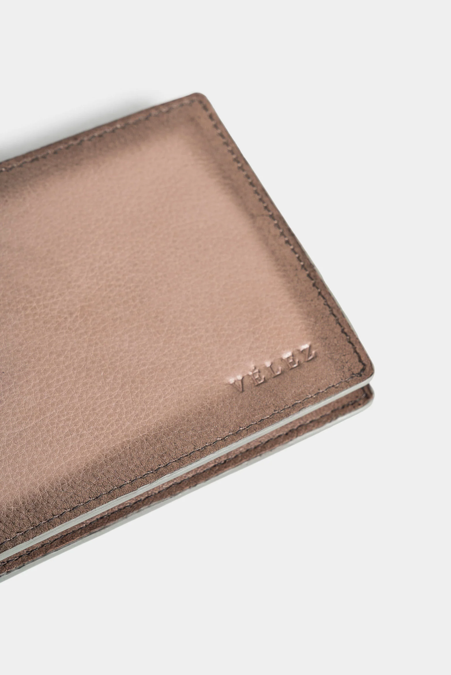 Australis 3 Classic Silhouette Leather Wallet for Men - Image 4