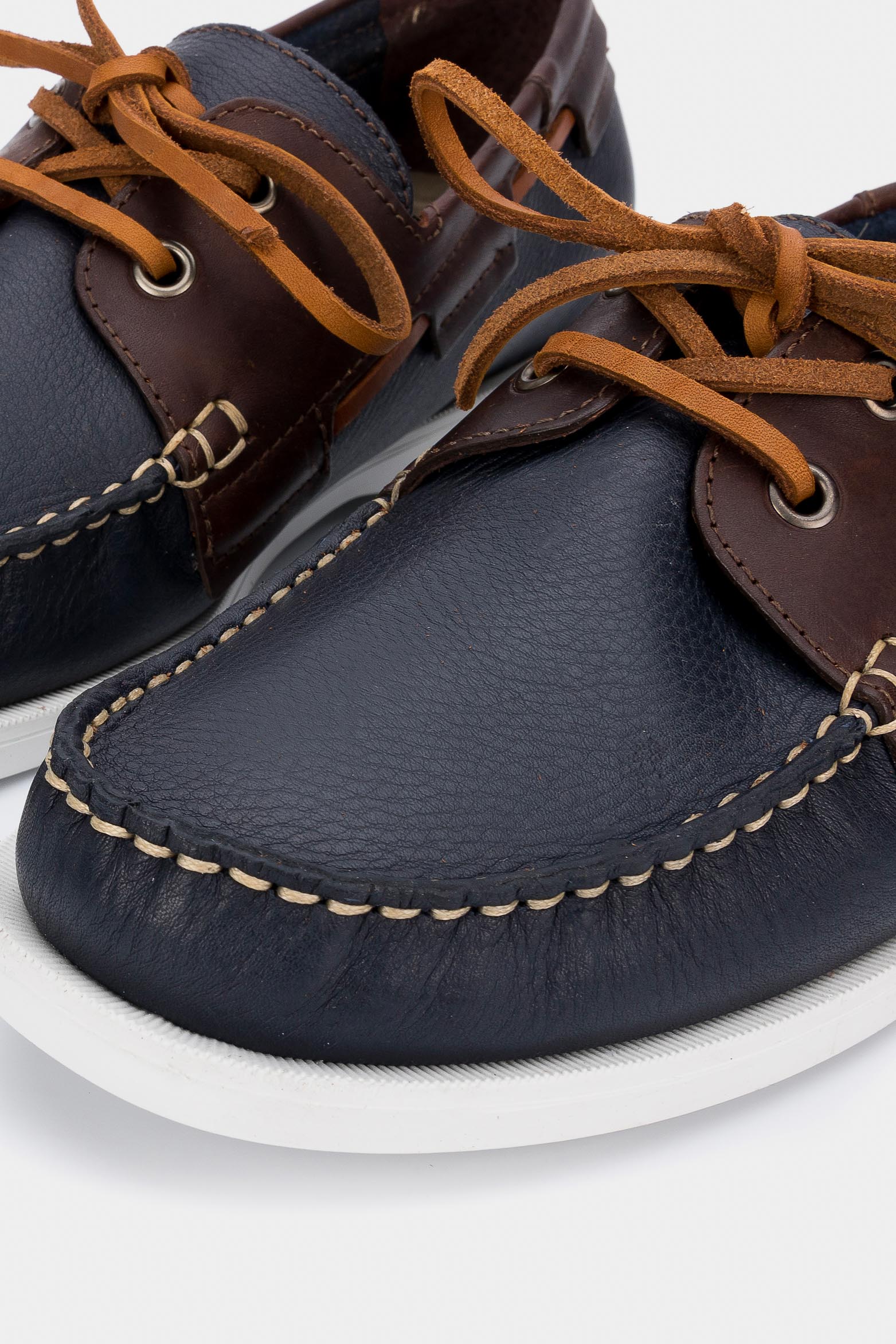 Avetrana Contrast Leather Moccasin in Dark Blue - Image 4