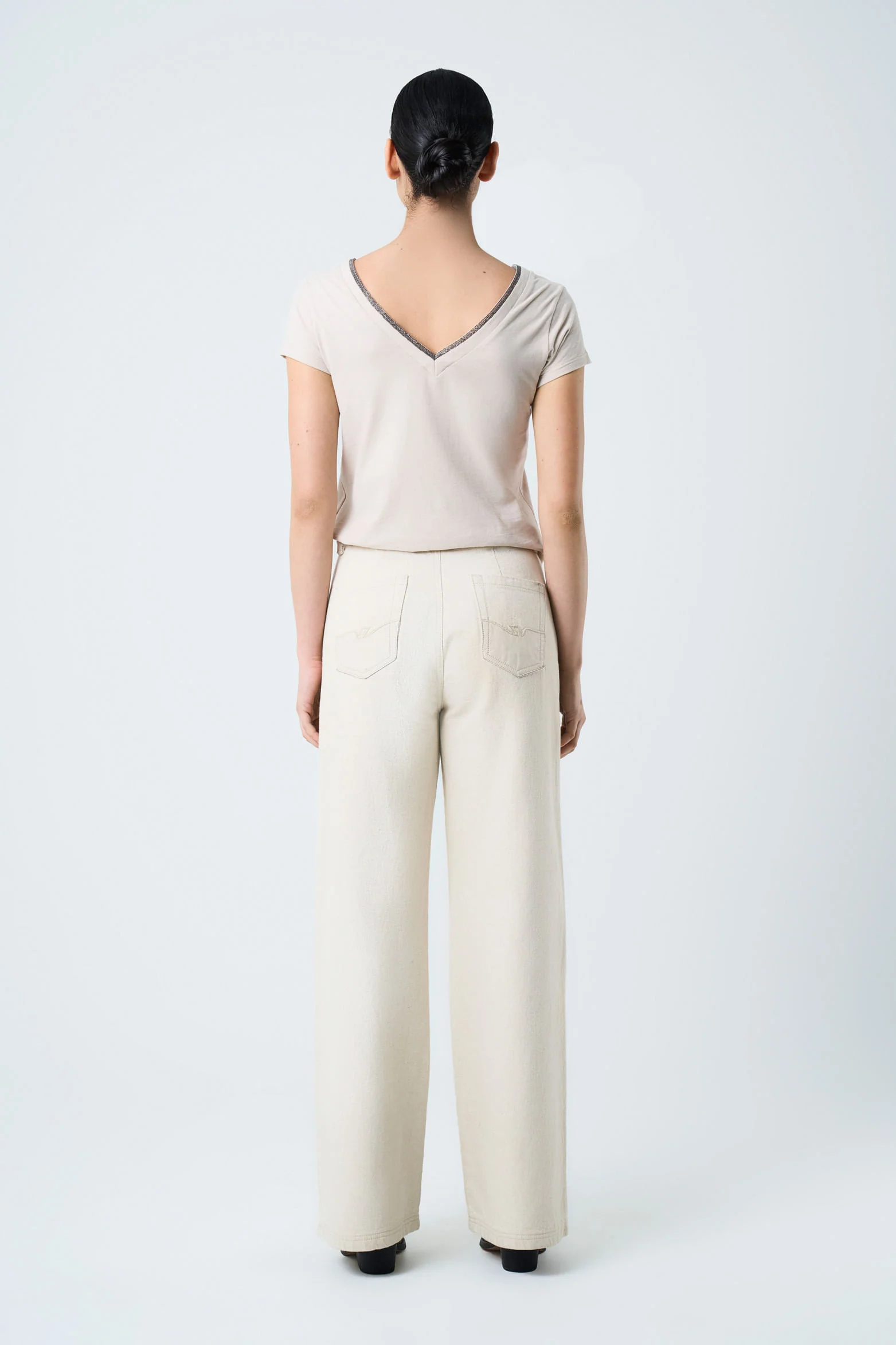 Basic T-Shirt for Women with Metallic Decorative Millaré - Image 3