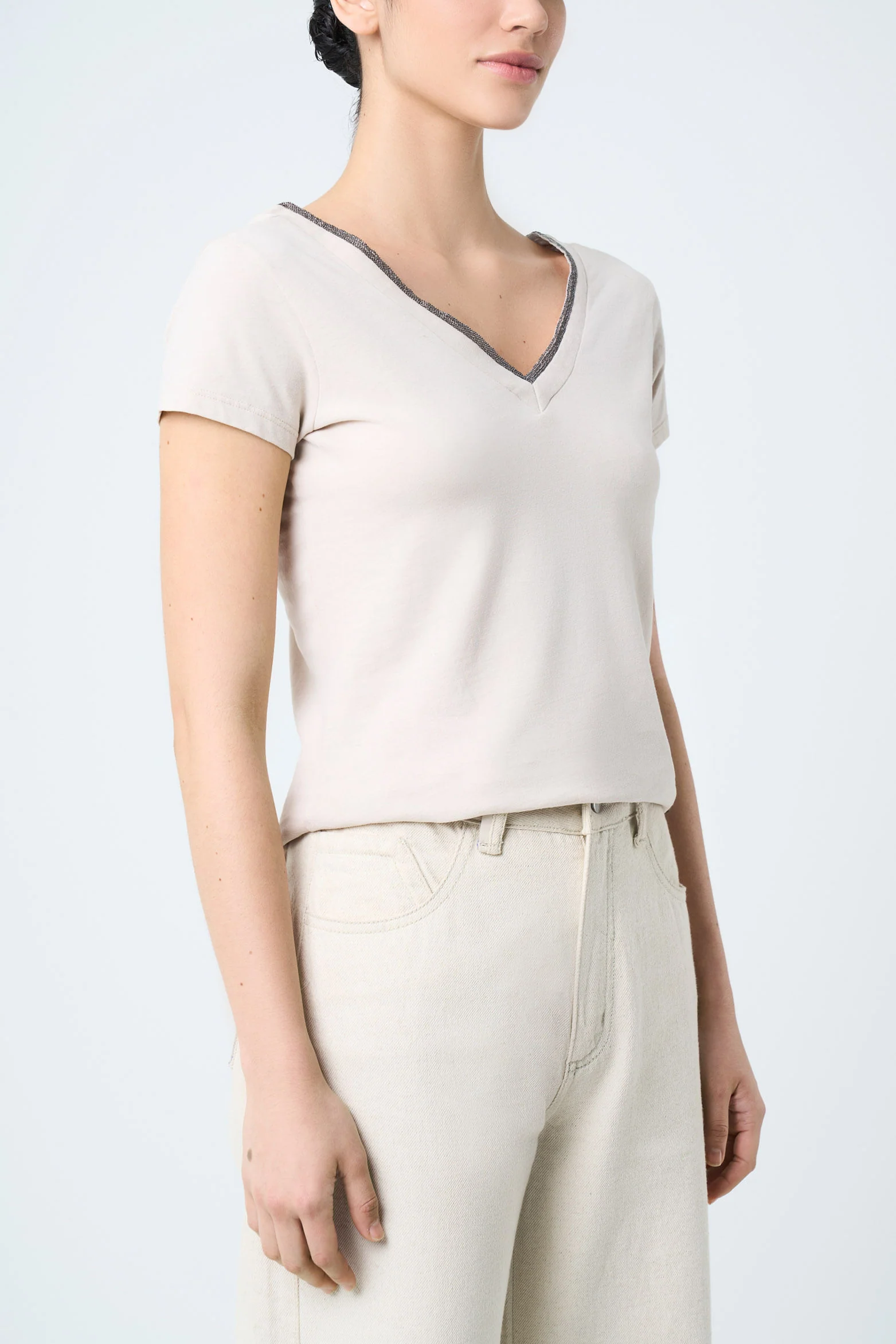 Basic T-Shirt for Women with Metallic Decorative Millaré - Image 5