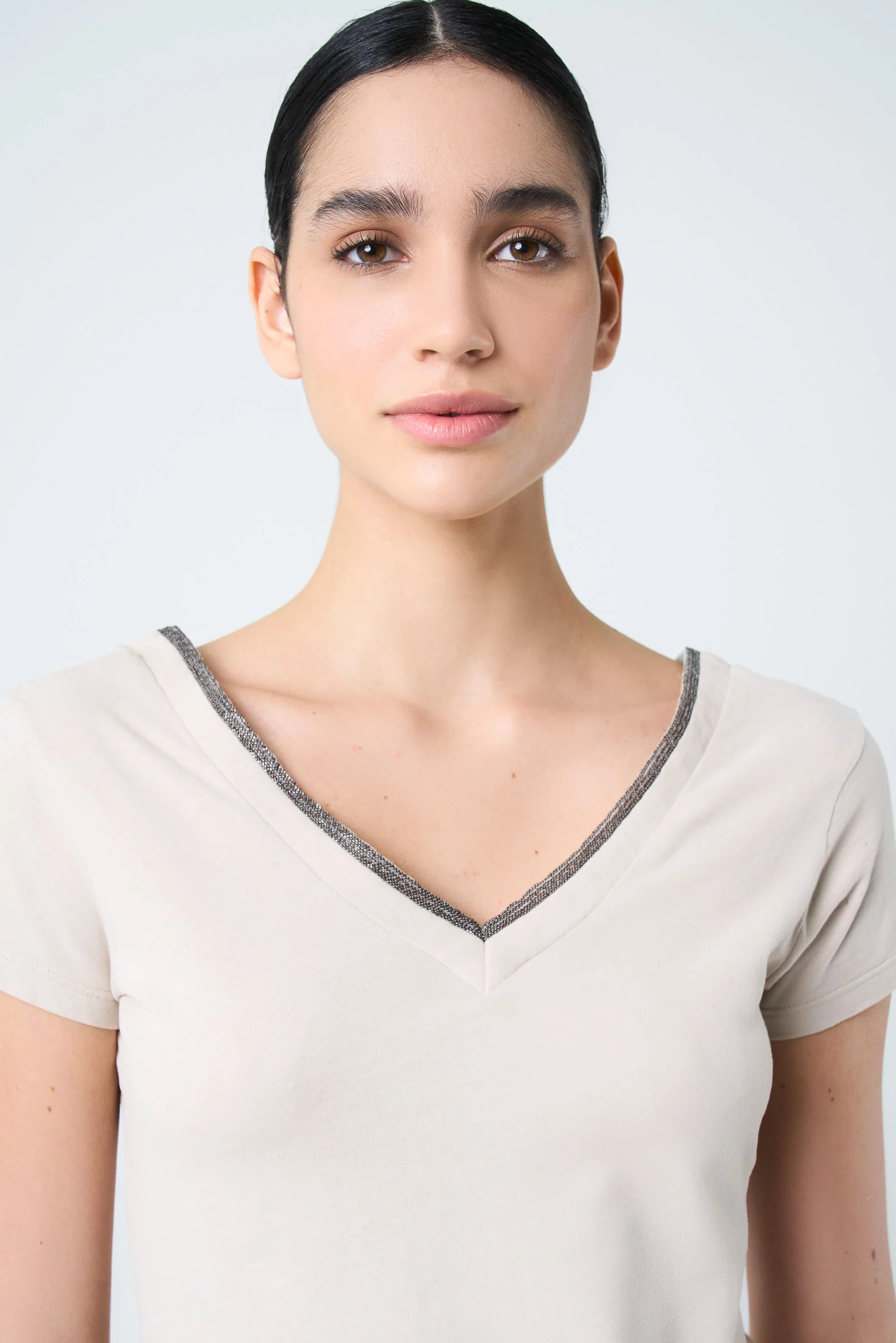 Basic T-Shirt for Women with Metallic Decorative Millaré - Image 6