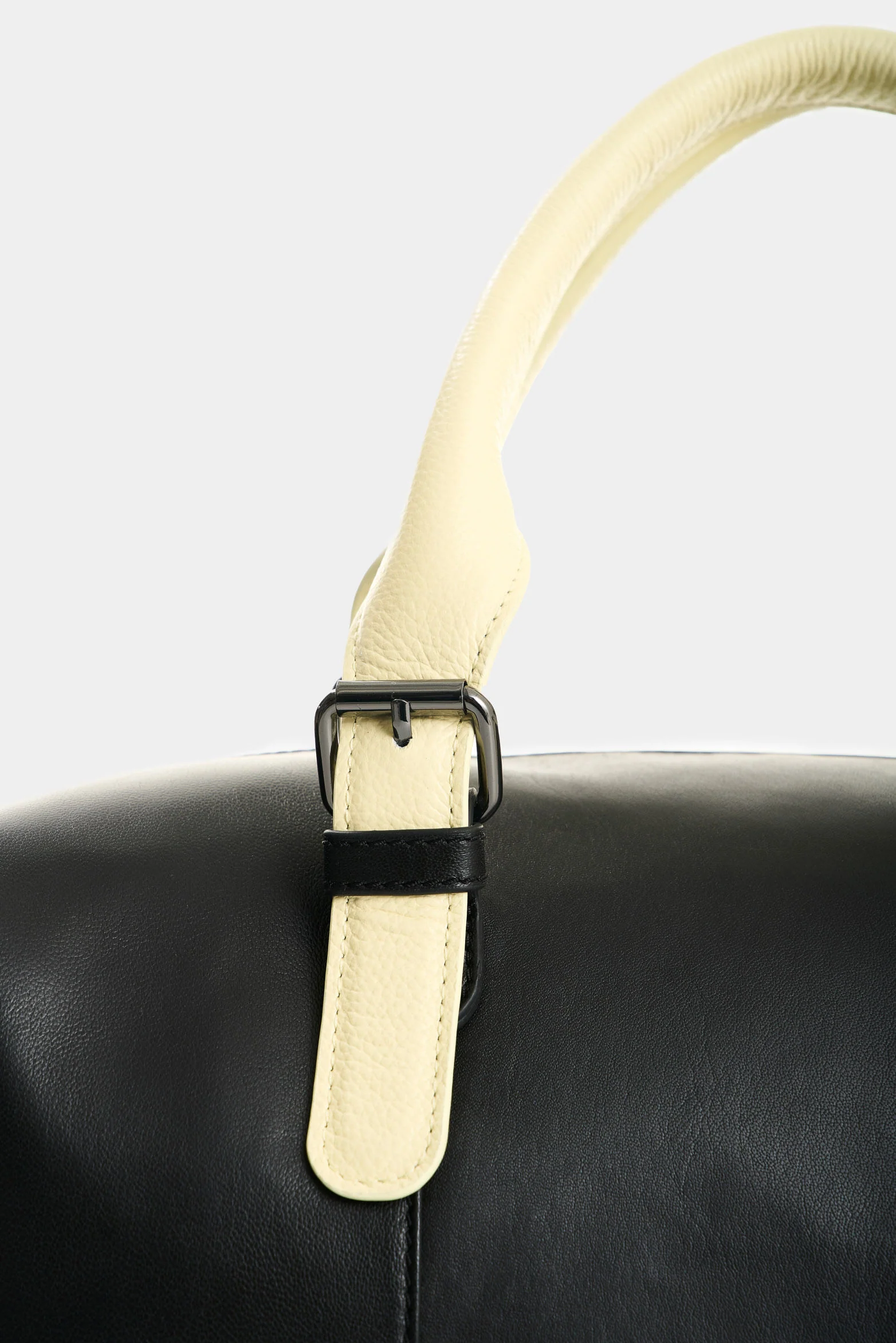 Bowling Flowers in Black Leather - Image 4