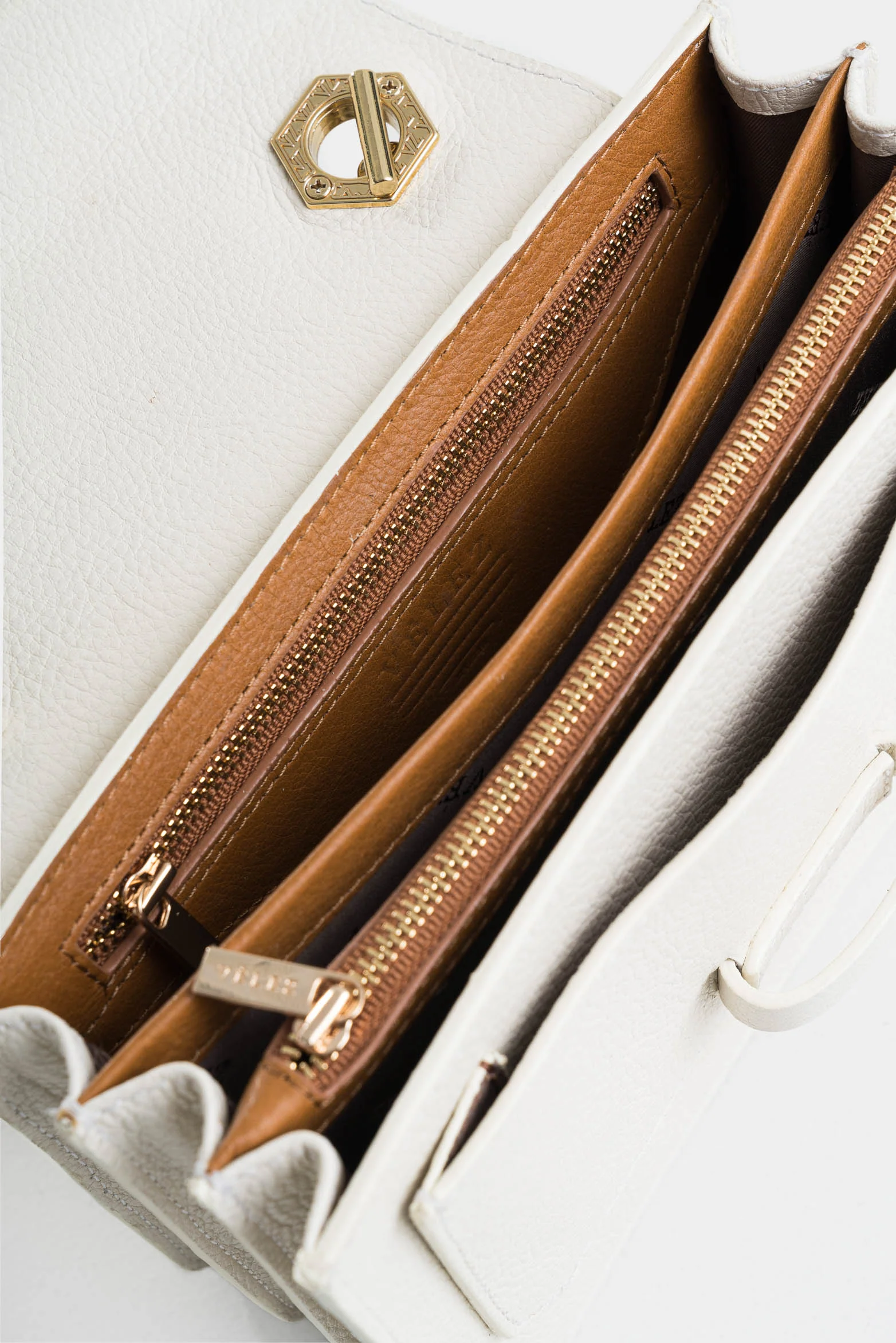 Bowling Garniel Leather Bag for Women with Hexagonal Details - Image 5