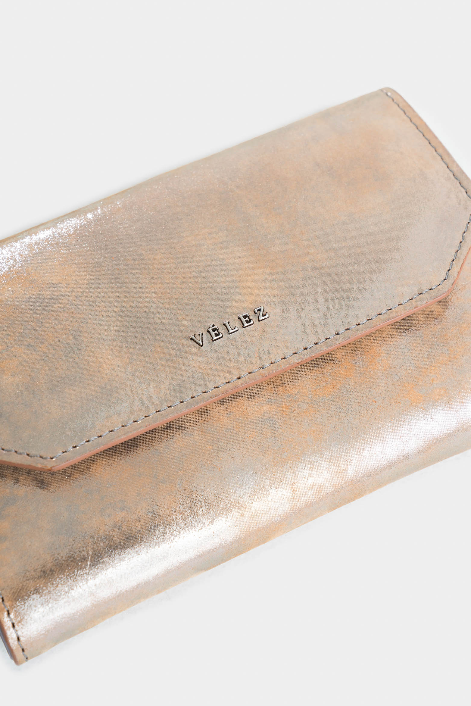 Bravo Folia Leather Wallet for Women with Hexagonal Belt Loop Flap - Image 4