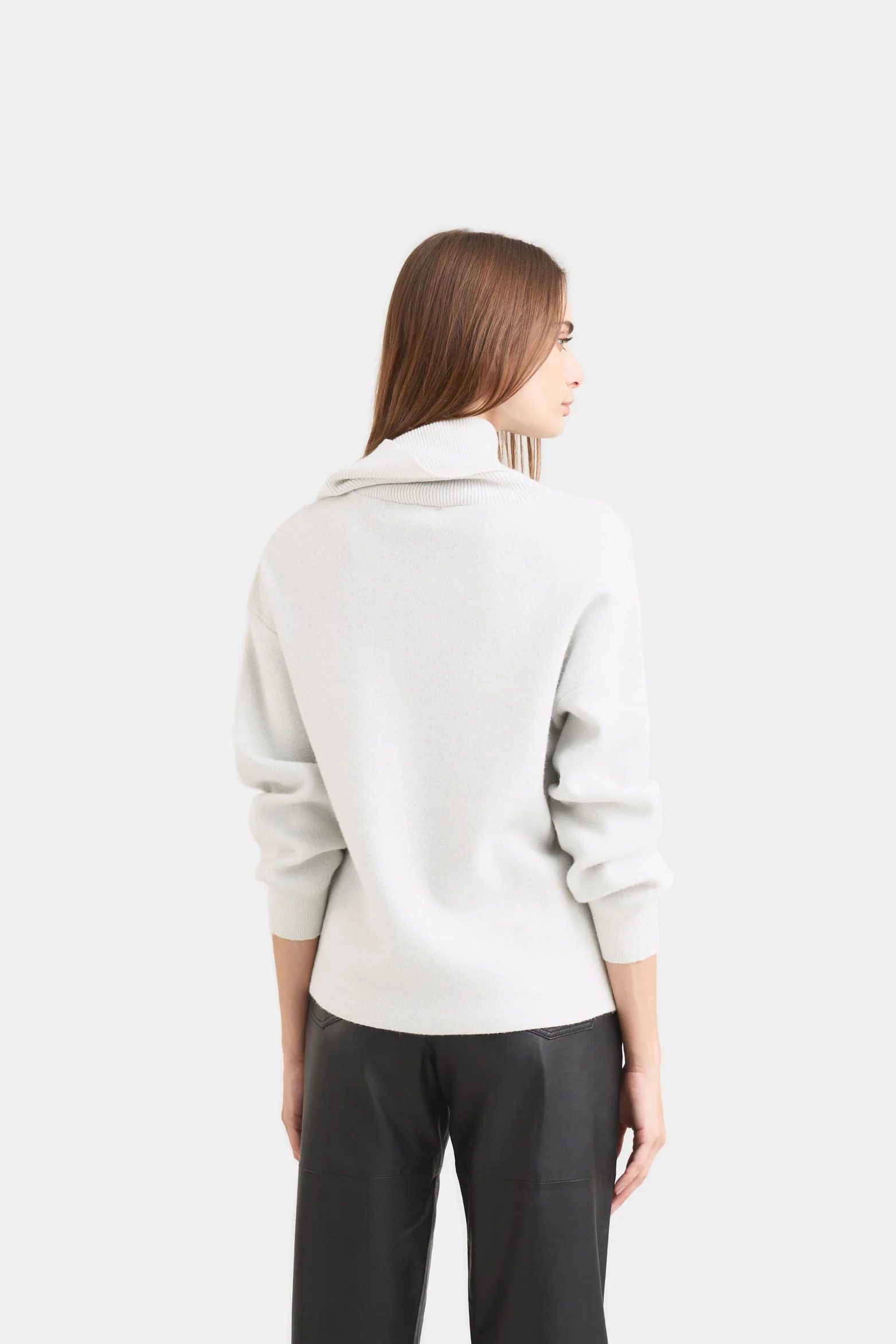 Calas Knitted Sweater for Women with Draped Collar Effect - Image 5