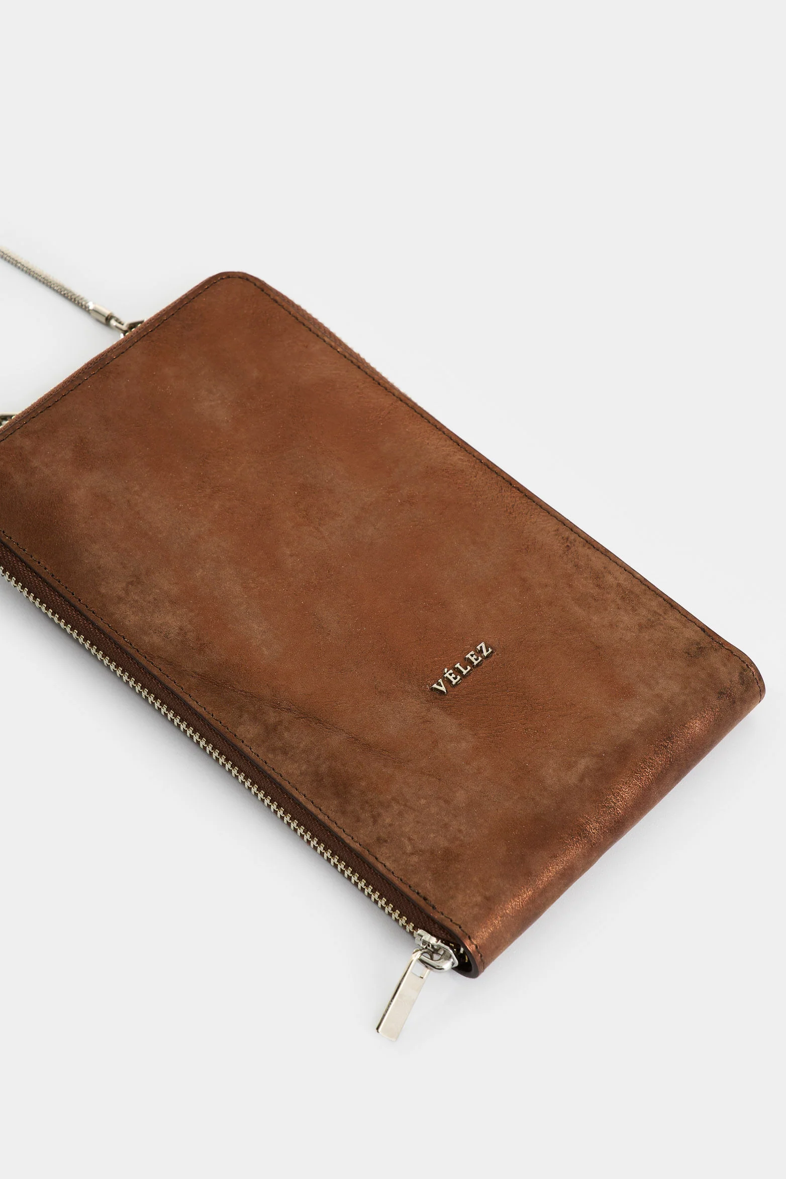Calas Leather Phone Case with Chain for Women - Image 4