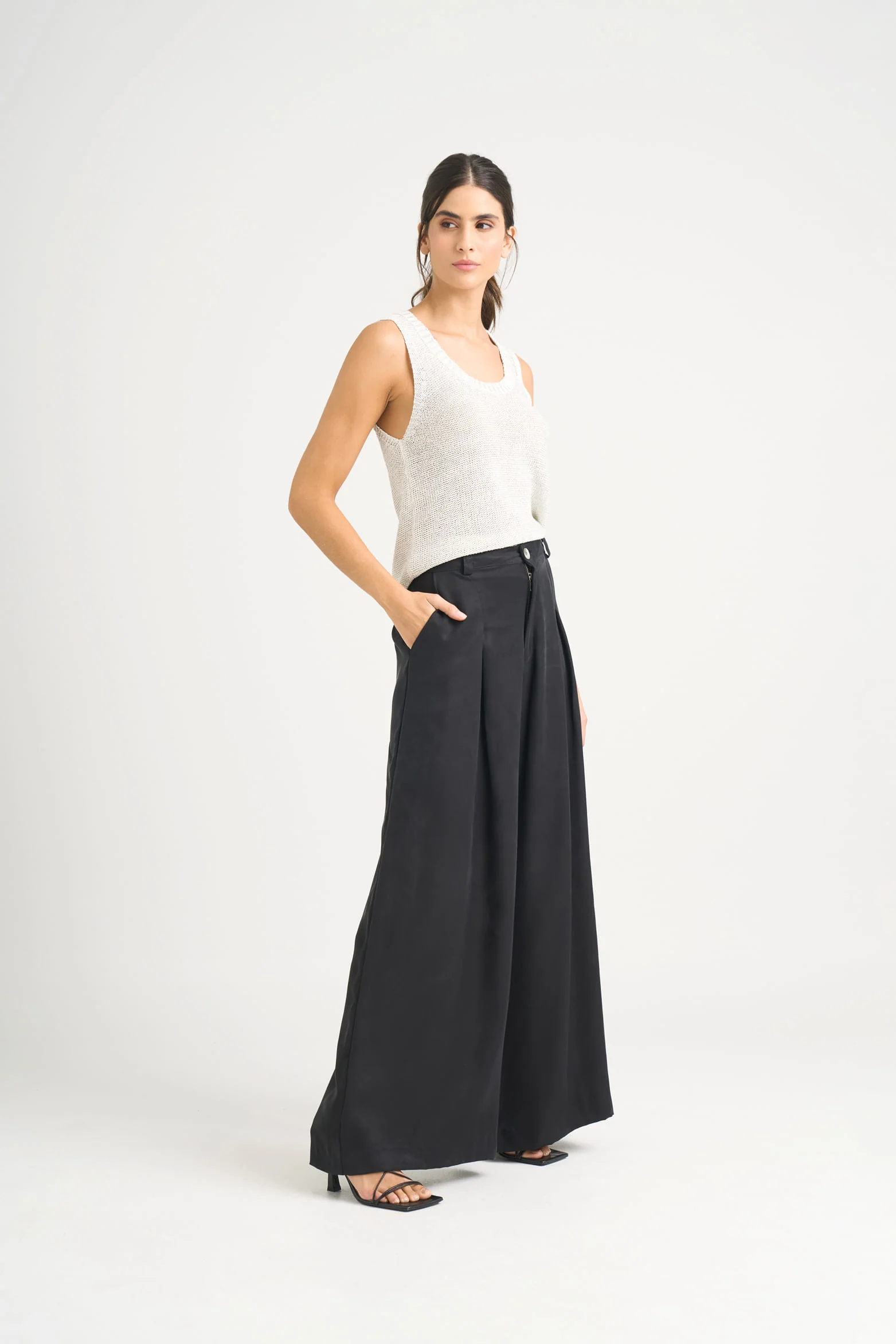 Caltha Palazzo Pants for Women with Relaxed Fit - Image 3