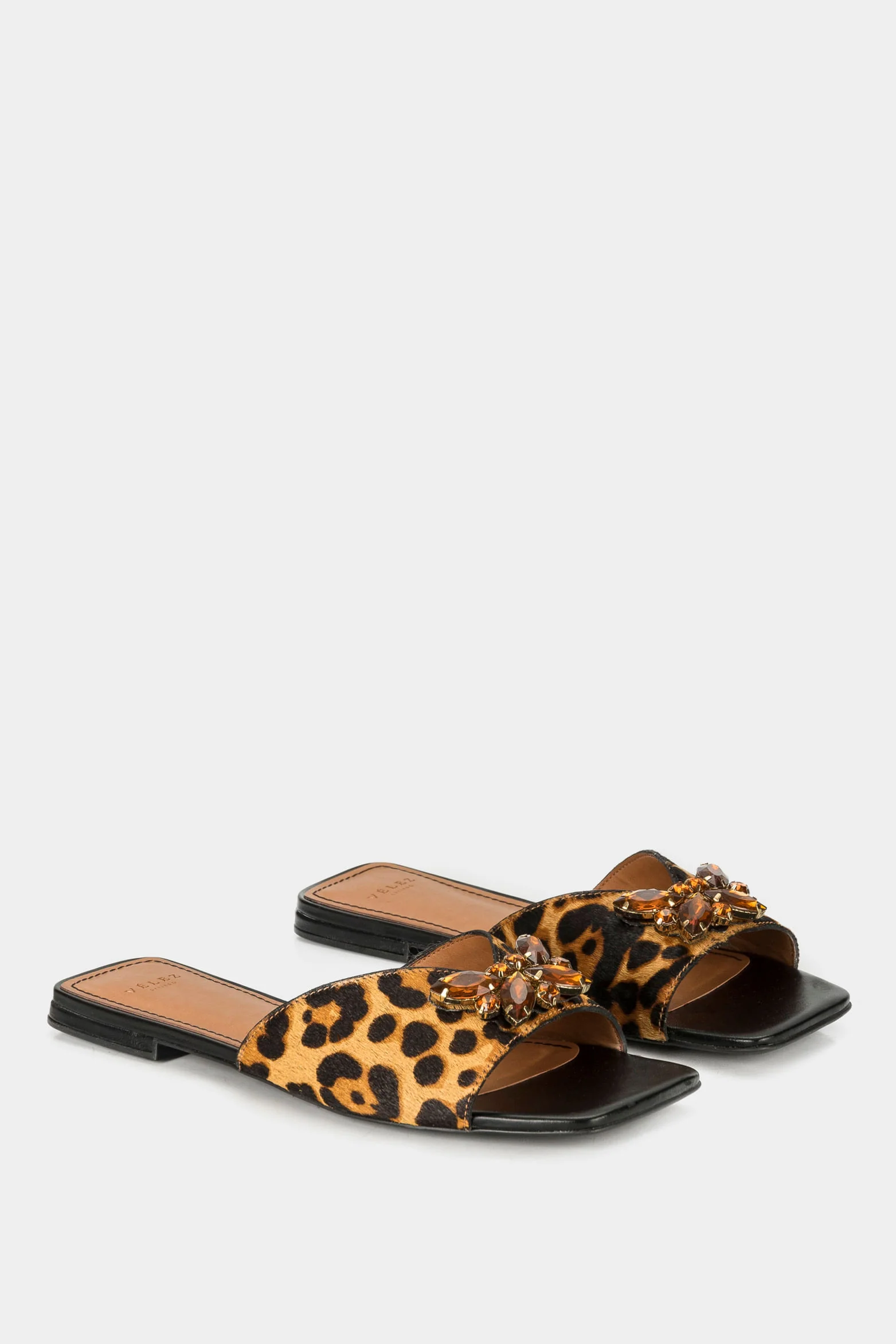 Chita Flat Leather Sandals - Image 2