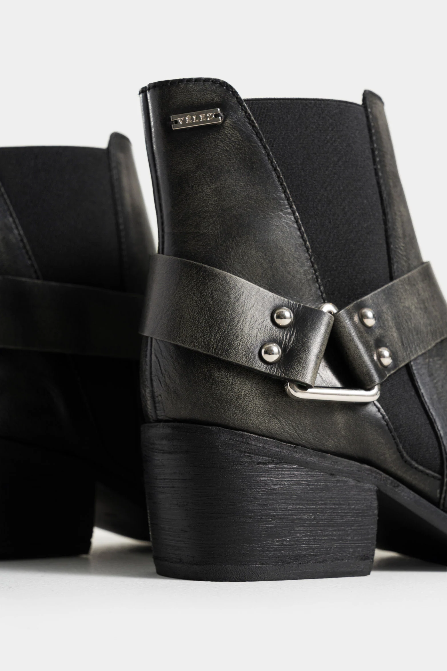 Cicuta Brush Off Leather Ankle Boots for Women with Triangular Stirrup - Image 5