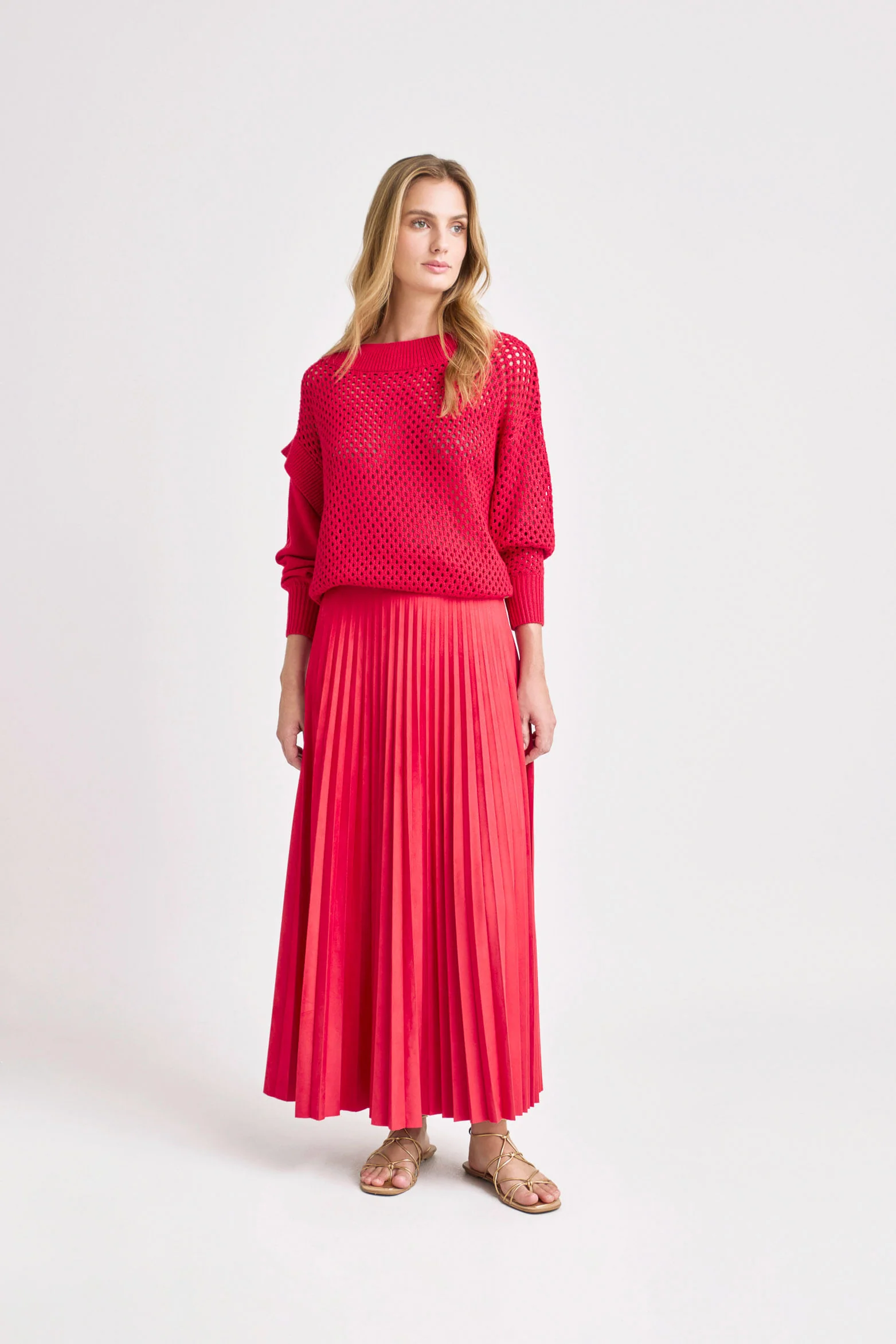 Closed mesh sweater for women in Plum - Image 2
