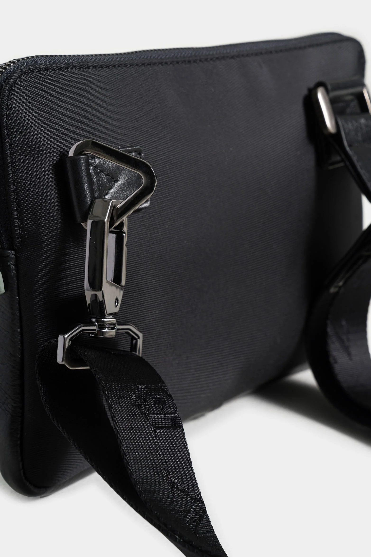Coprin Leather Crossbody Bag for Men with Adjustable Strap - Image 4