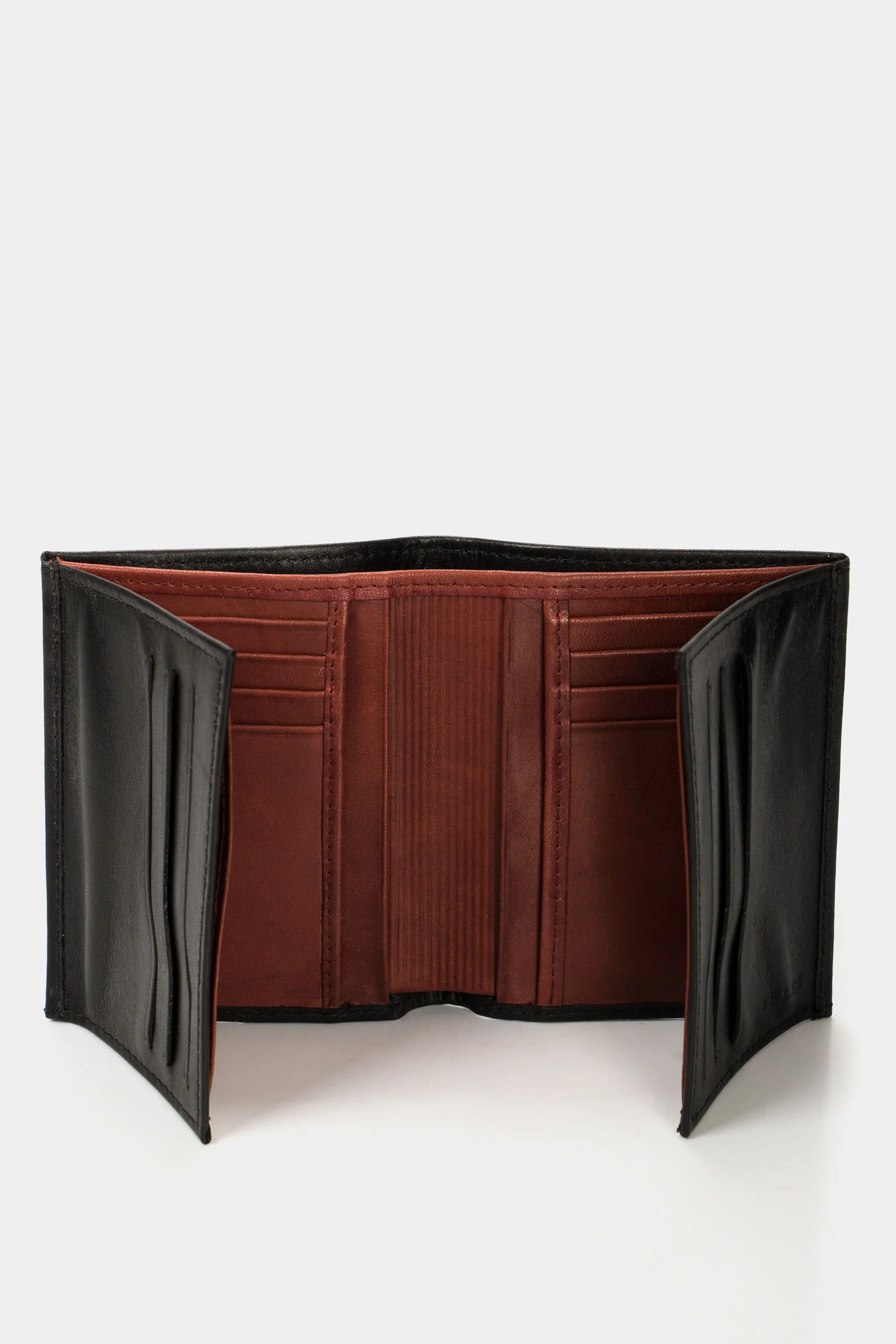 Crete Vertical Leather Wallet in Black - Image 2