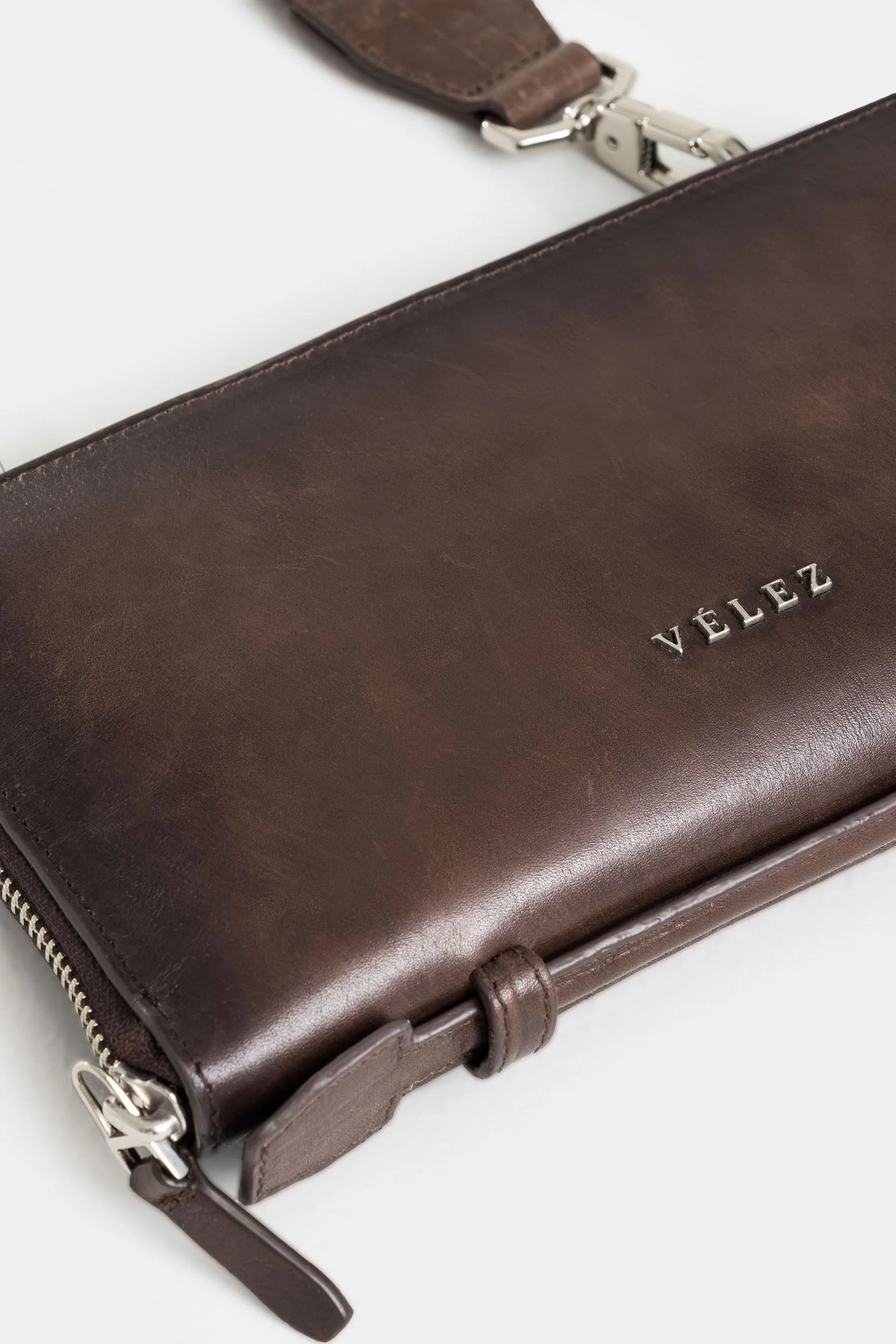 Elba 2 Leather Hands-Free Bag for Women with Brushed Finish - Image 4
