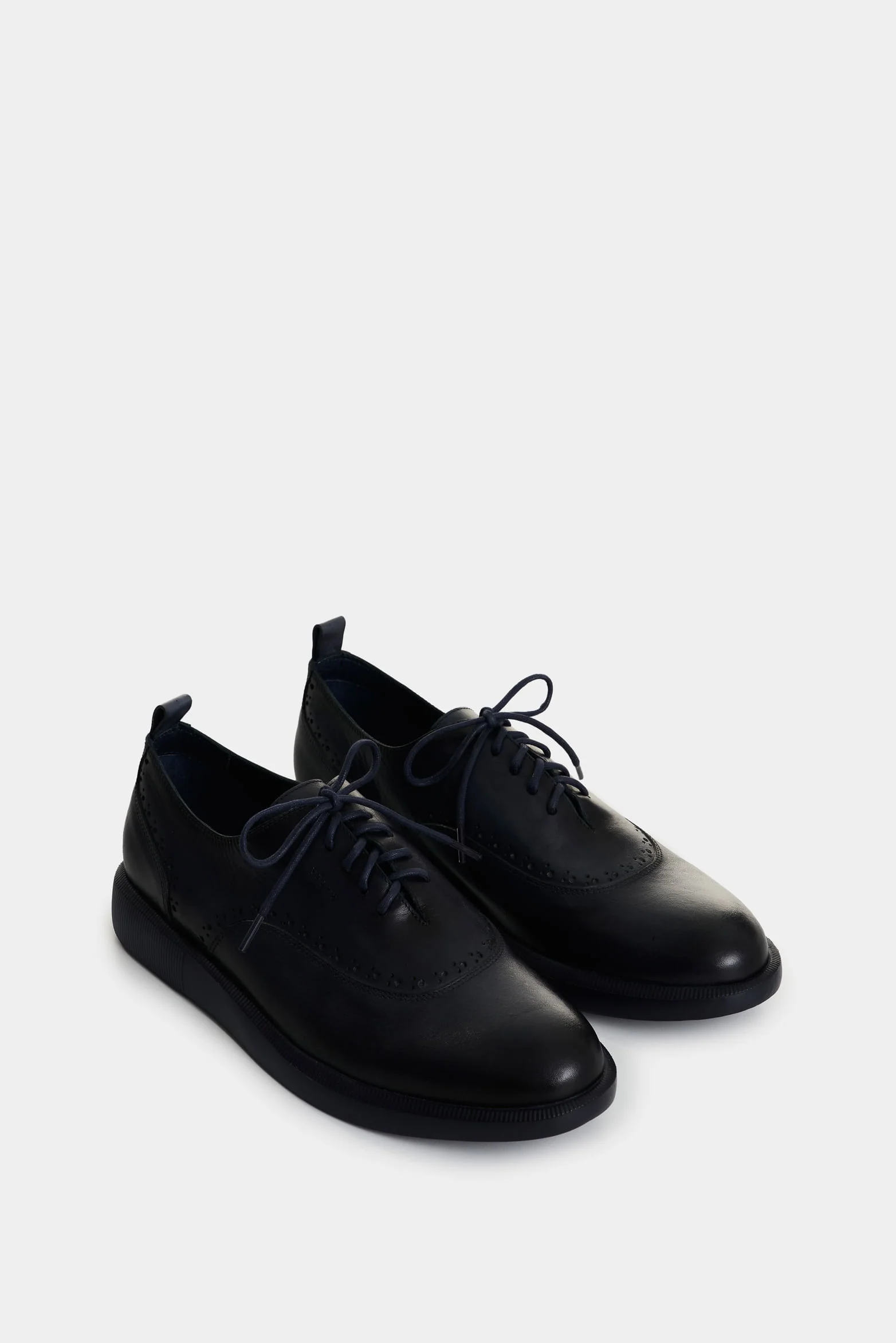 Elon leather lace-up shoes for men, perfect for the office. - Image 2