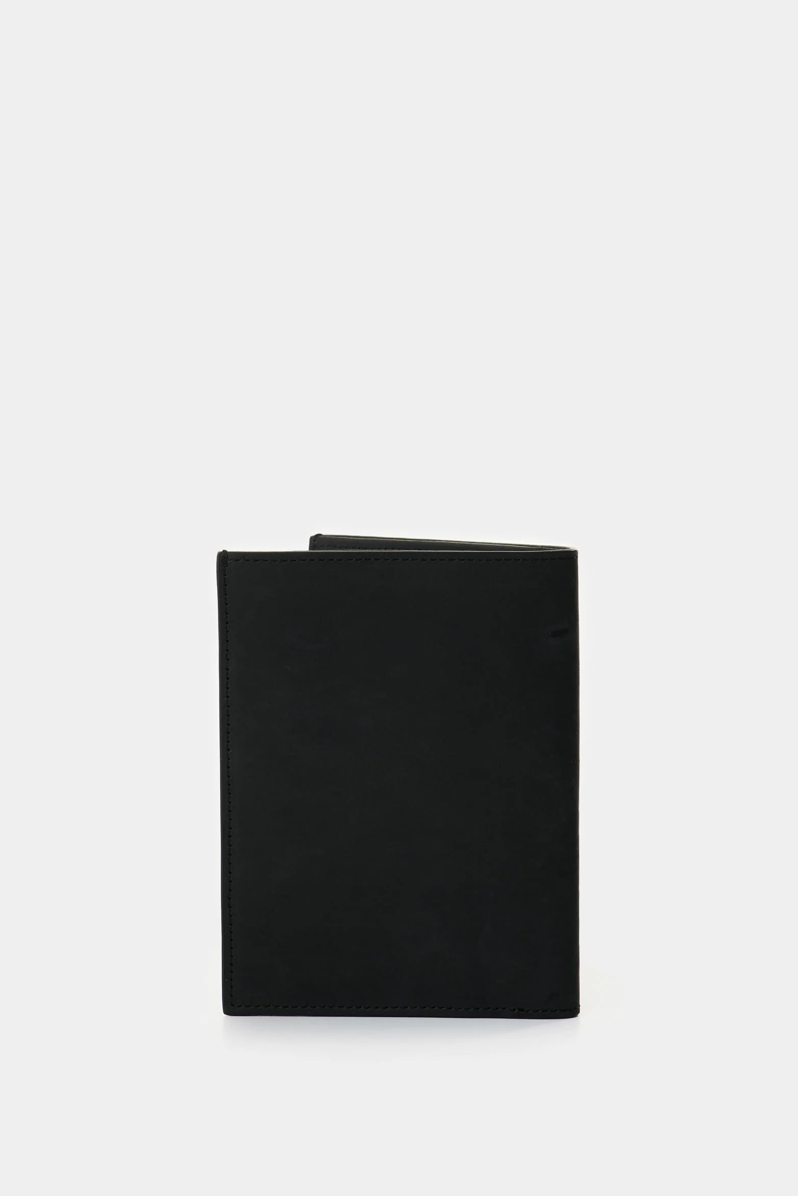 Elon lightweight leather passport holder for men - Image 3