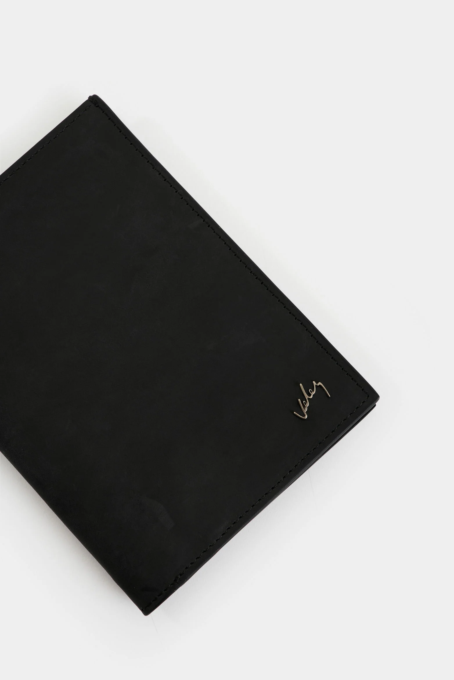 Elon lightweight leather passport holder for men - Image 5