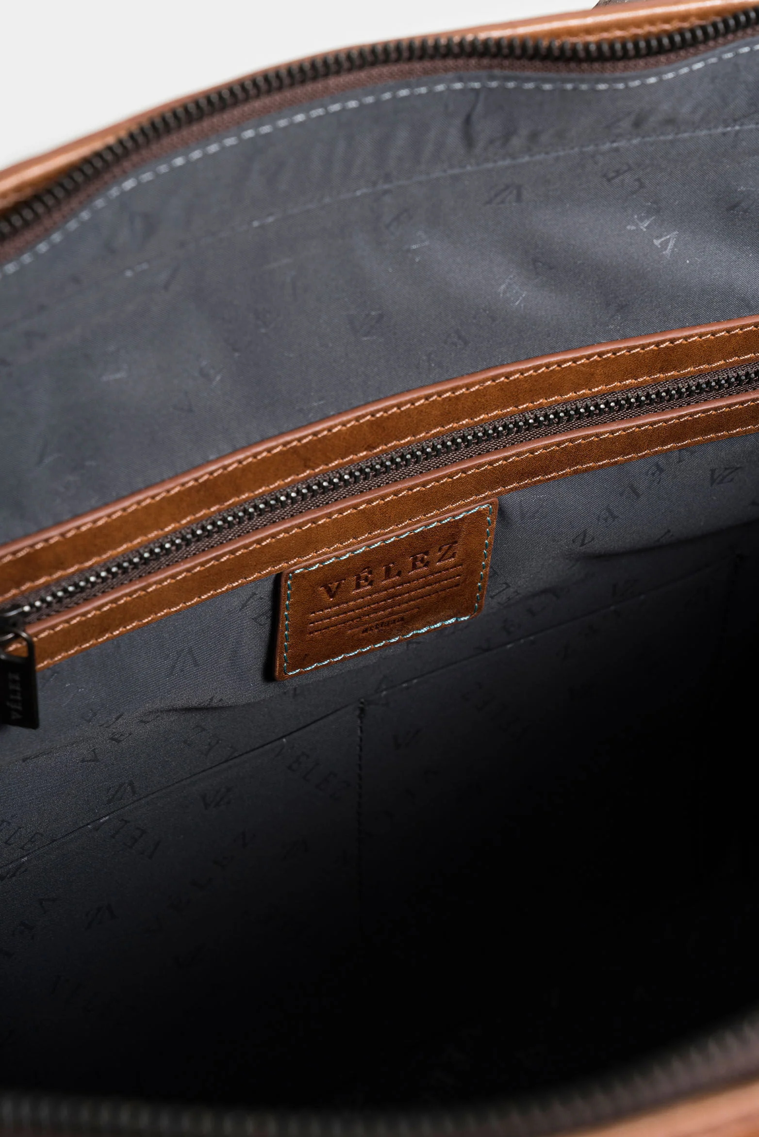 Essential Artisan Effect Leather Shopping Bag for Men - Image 5