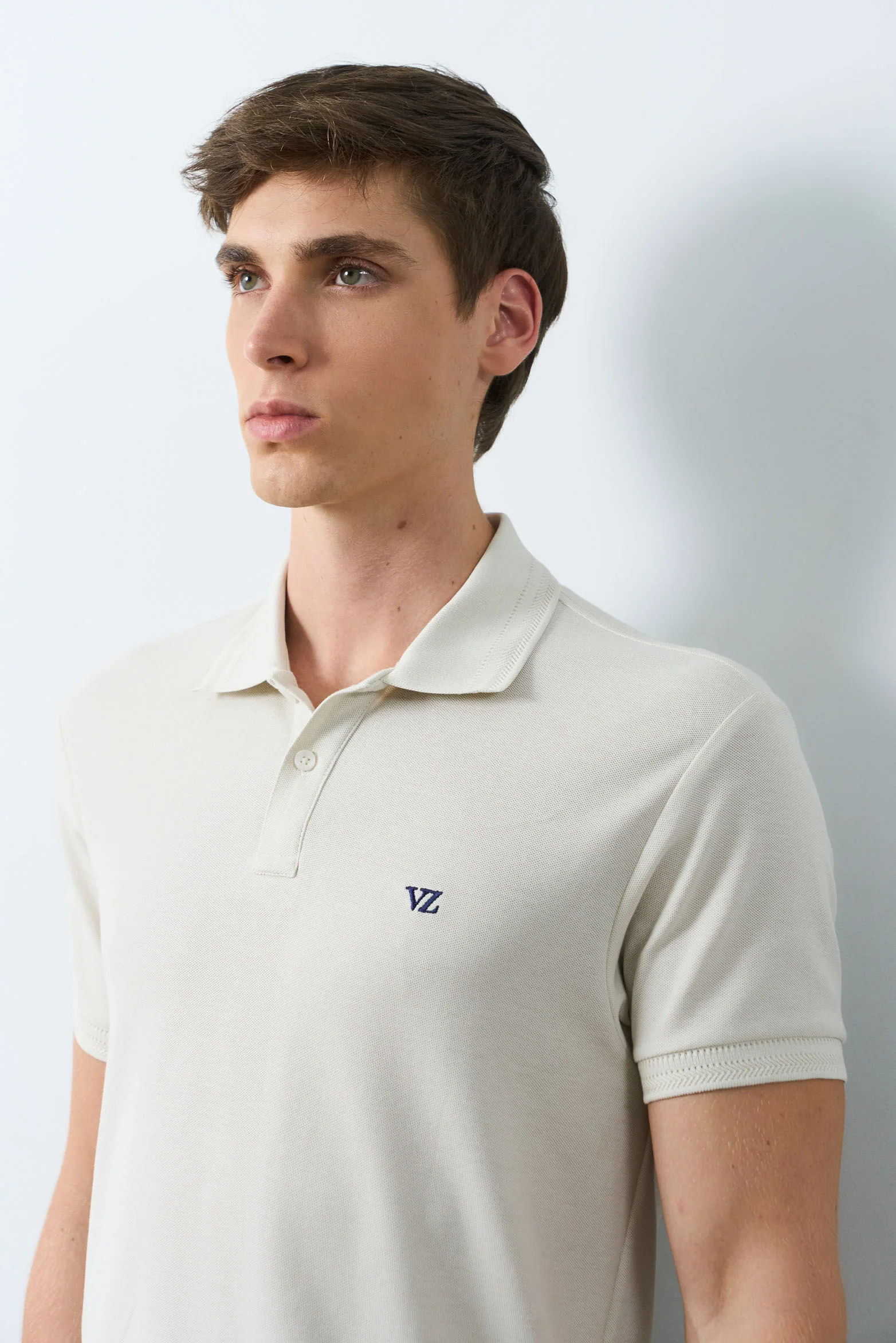 Essential short-sleeve polo for men  textured - Image 6