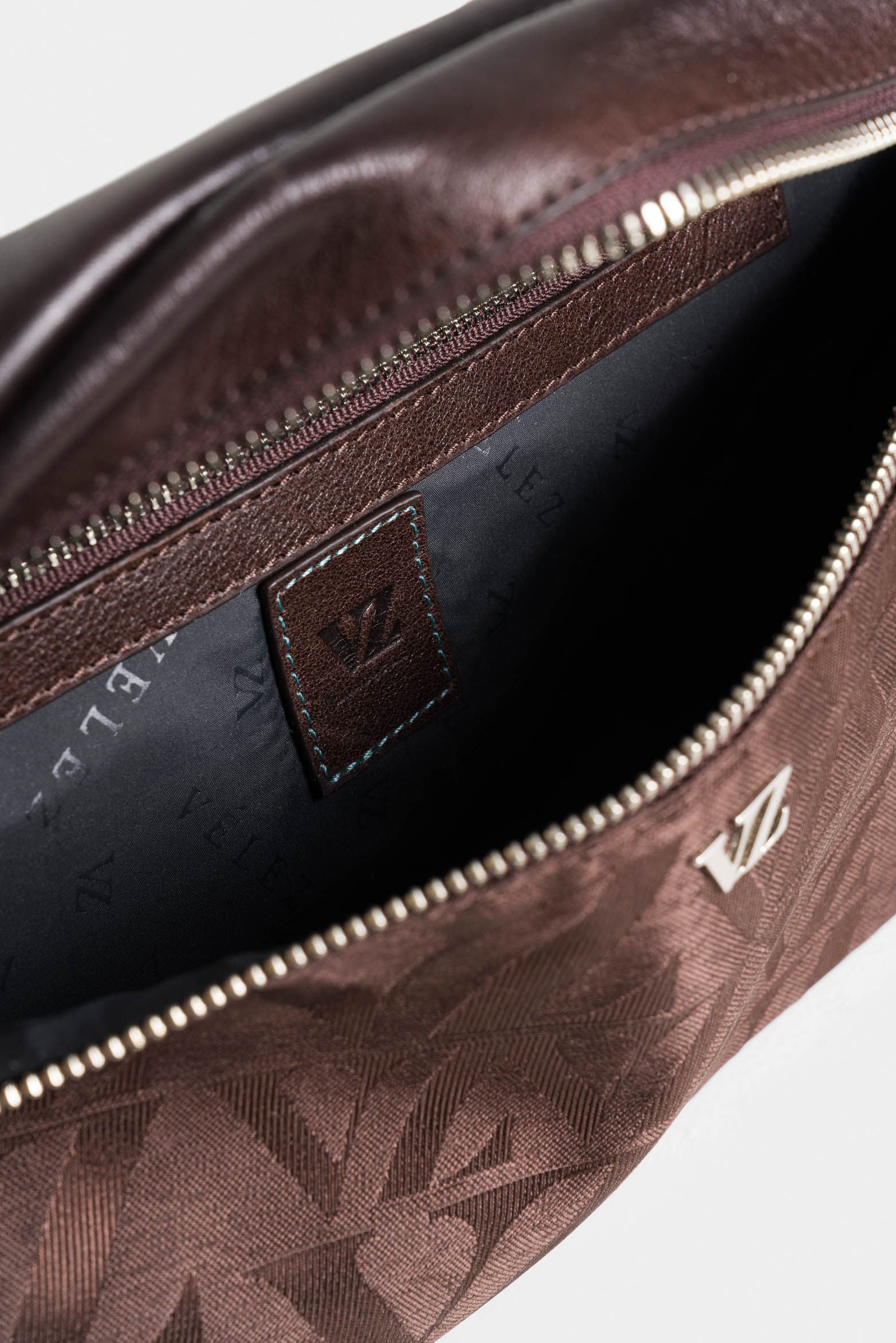 Garda Jacquard Textile Fanny Pack for Men with Leather Details - Image 5