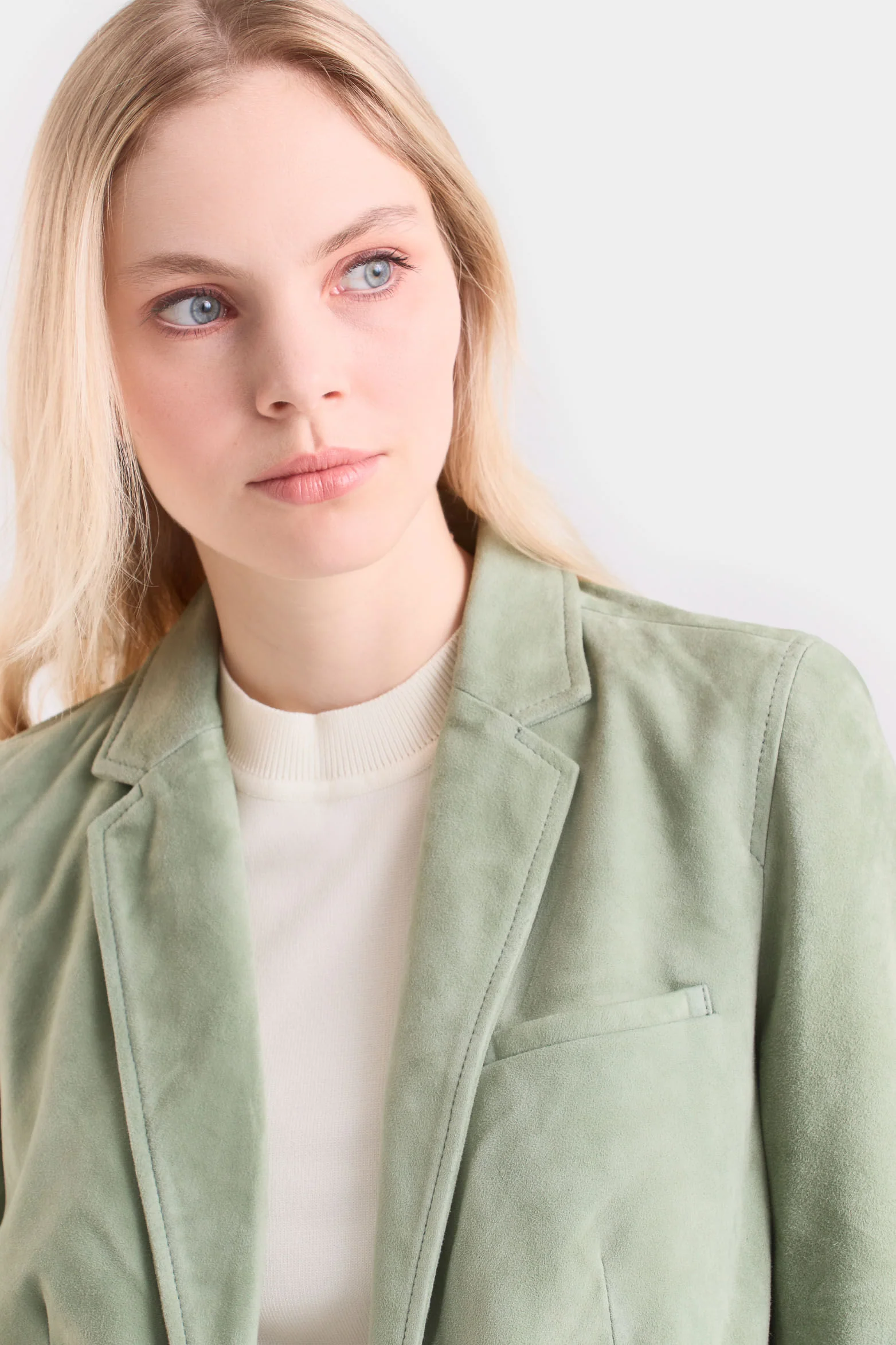 Gobi Suede Blazer for Women with Ribbed Pocket - Image 2
