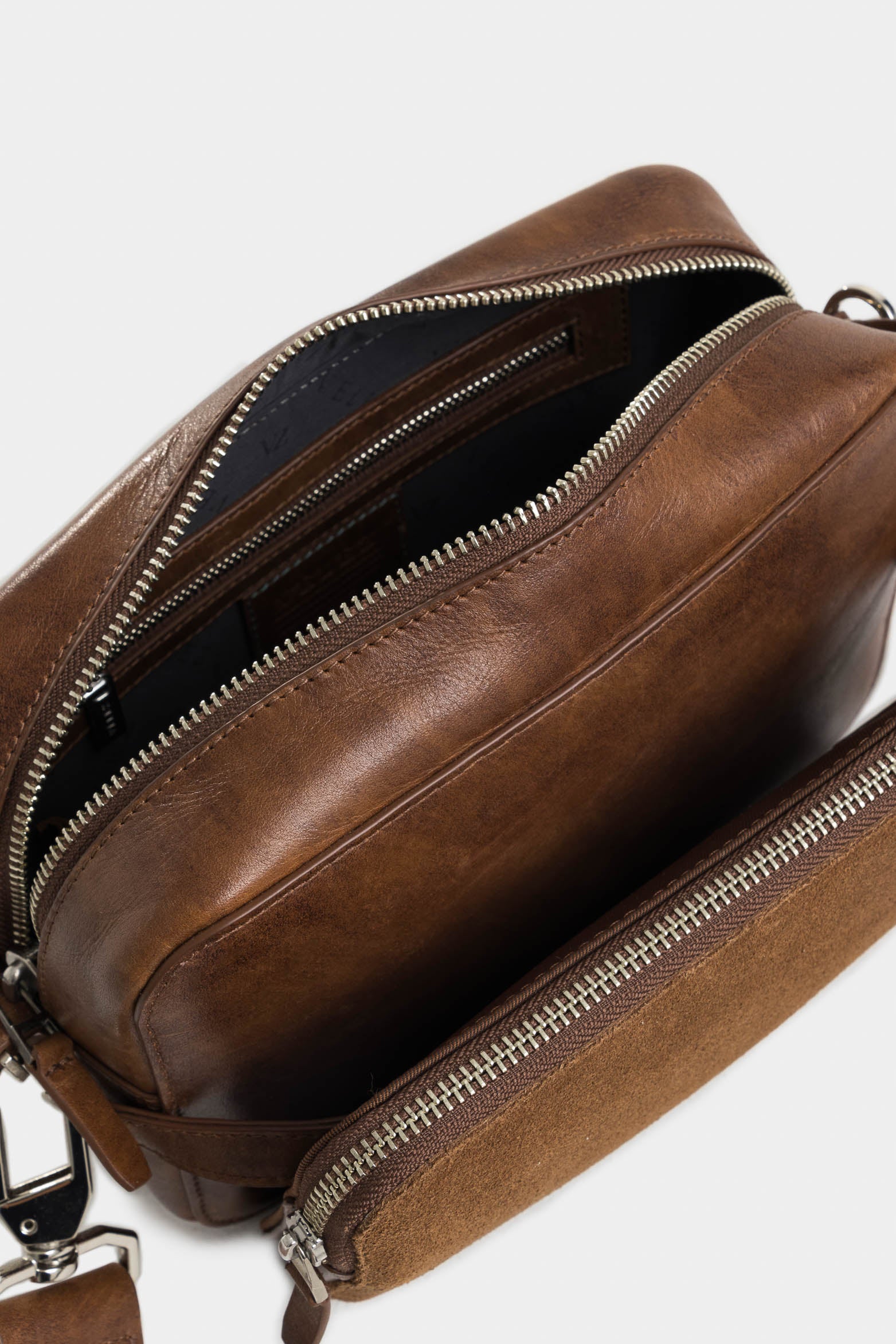 Halo 2 Smooth and Sueded Leather Multifunctional Hands-Free Bag for Men - Image 5
