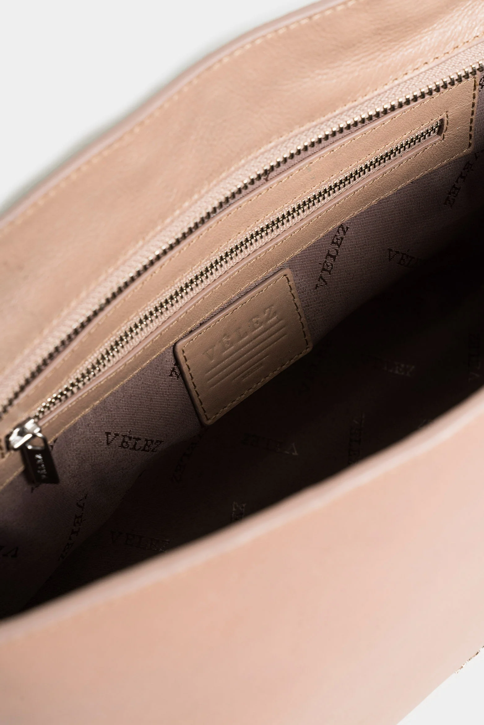 Hazelnut Bowling Leather Bag for Women with Bicolor Woven Handle - Image 5