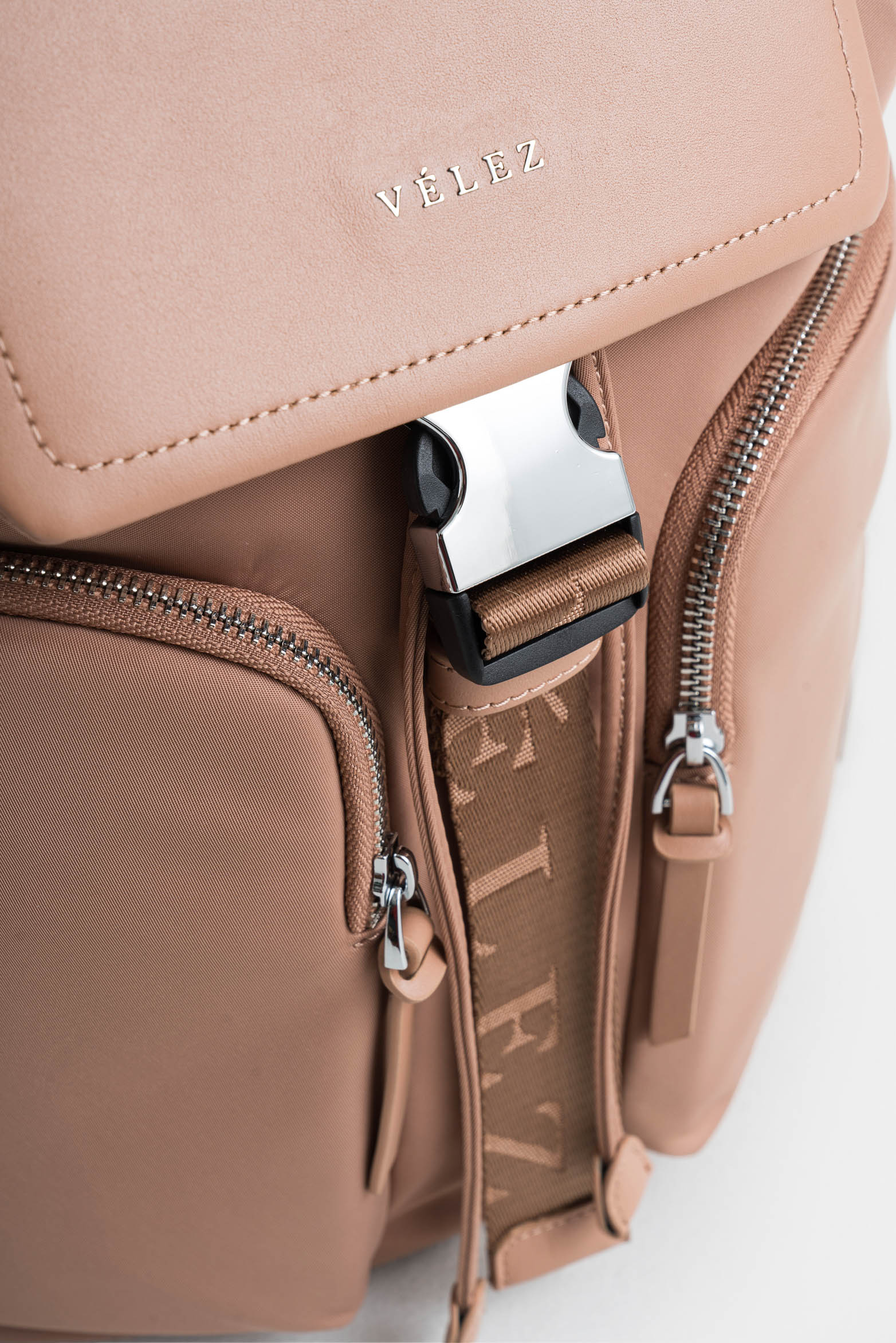 Ibiza Canvas and Leather Backpack with Pink Clasp for Women - Image 4