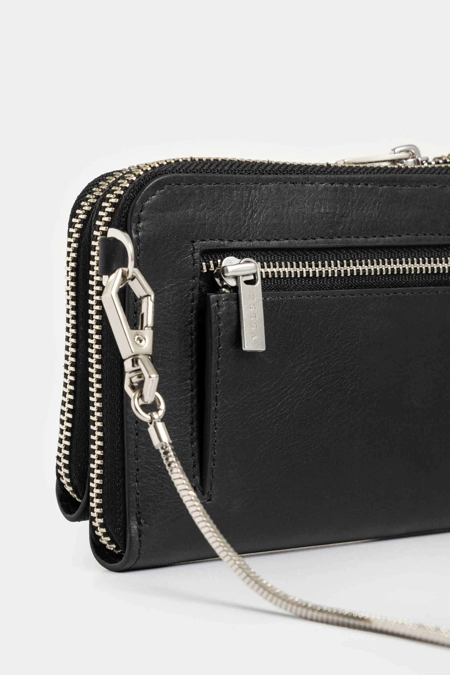 Ibiza Leather Checkbook Holder for Women with Chain - Image 4