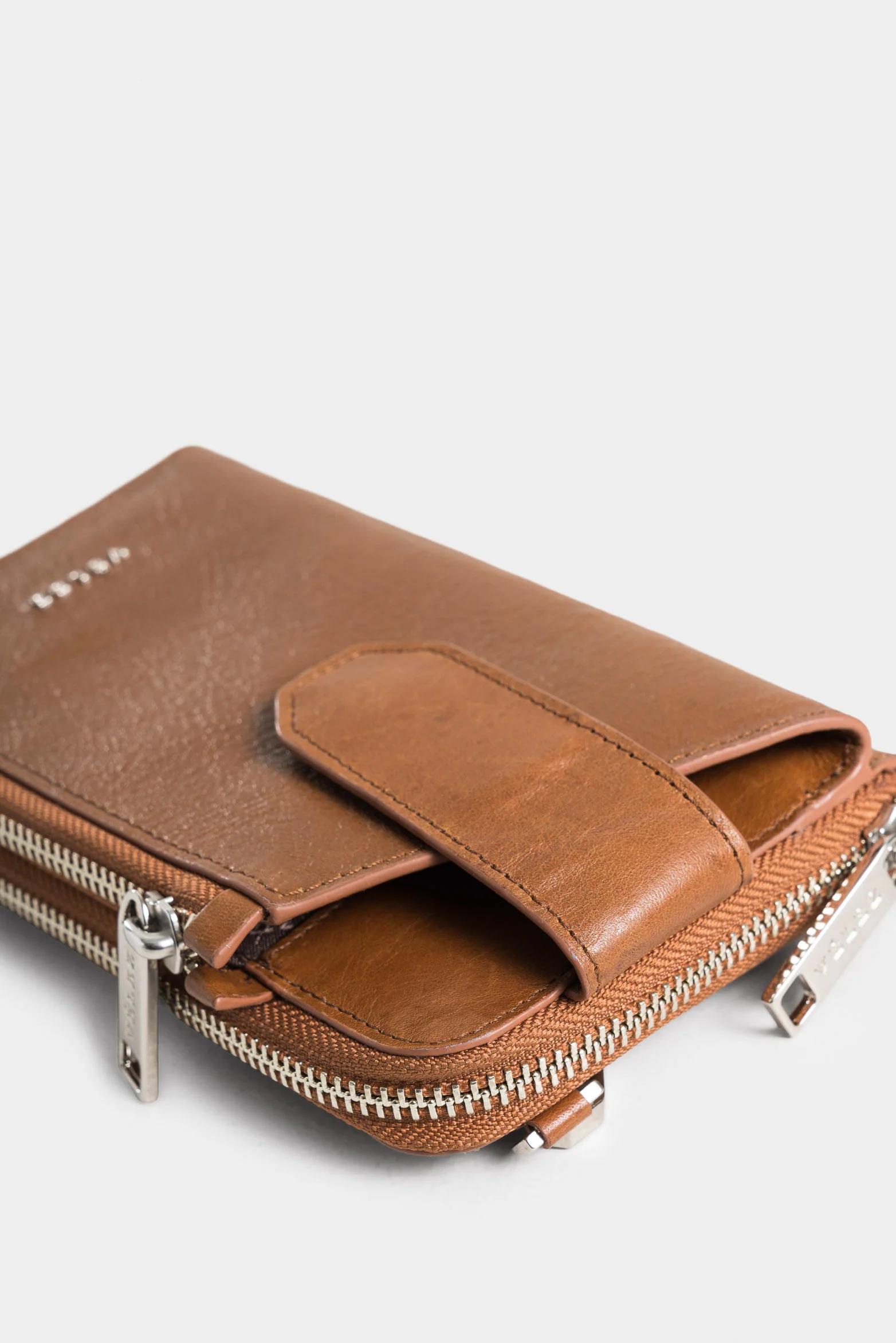 Ibiza Leather Checkbook Holder for Women with Chain - Image 4