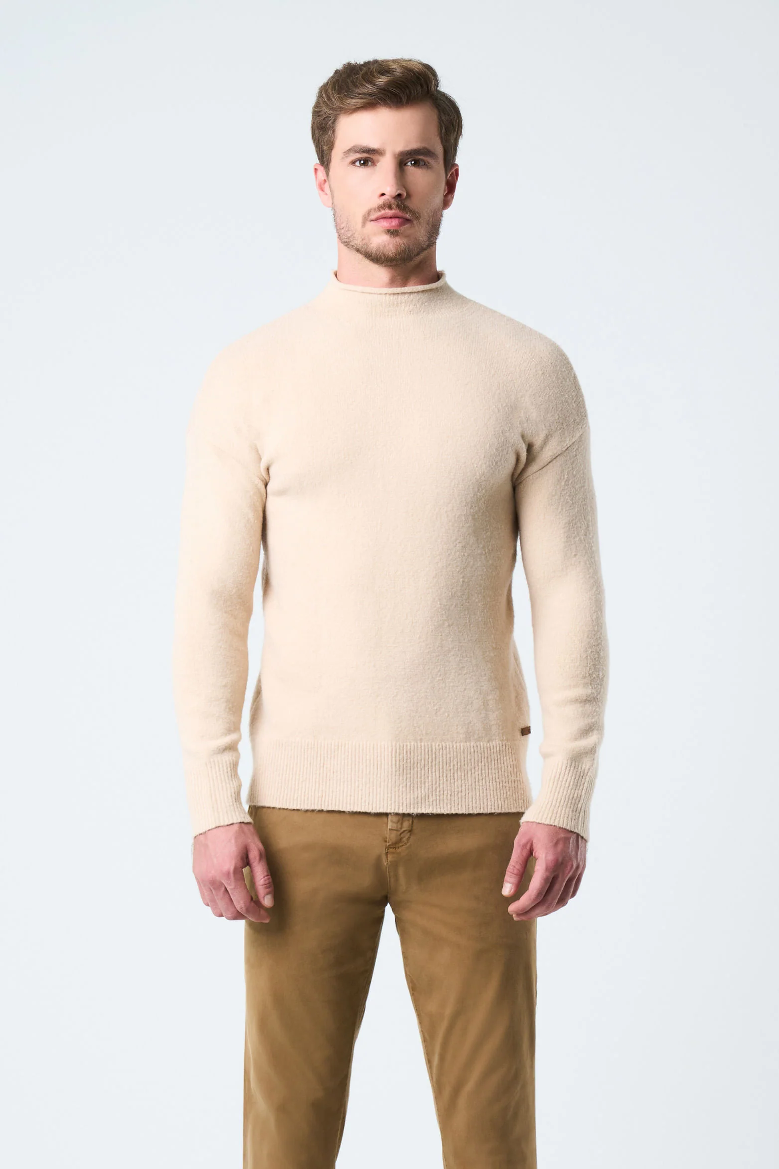 Italian Fit Semi-Fitted Chino Pants for Men - Image 4