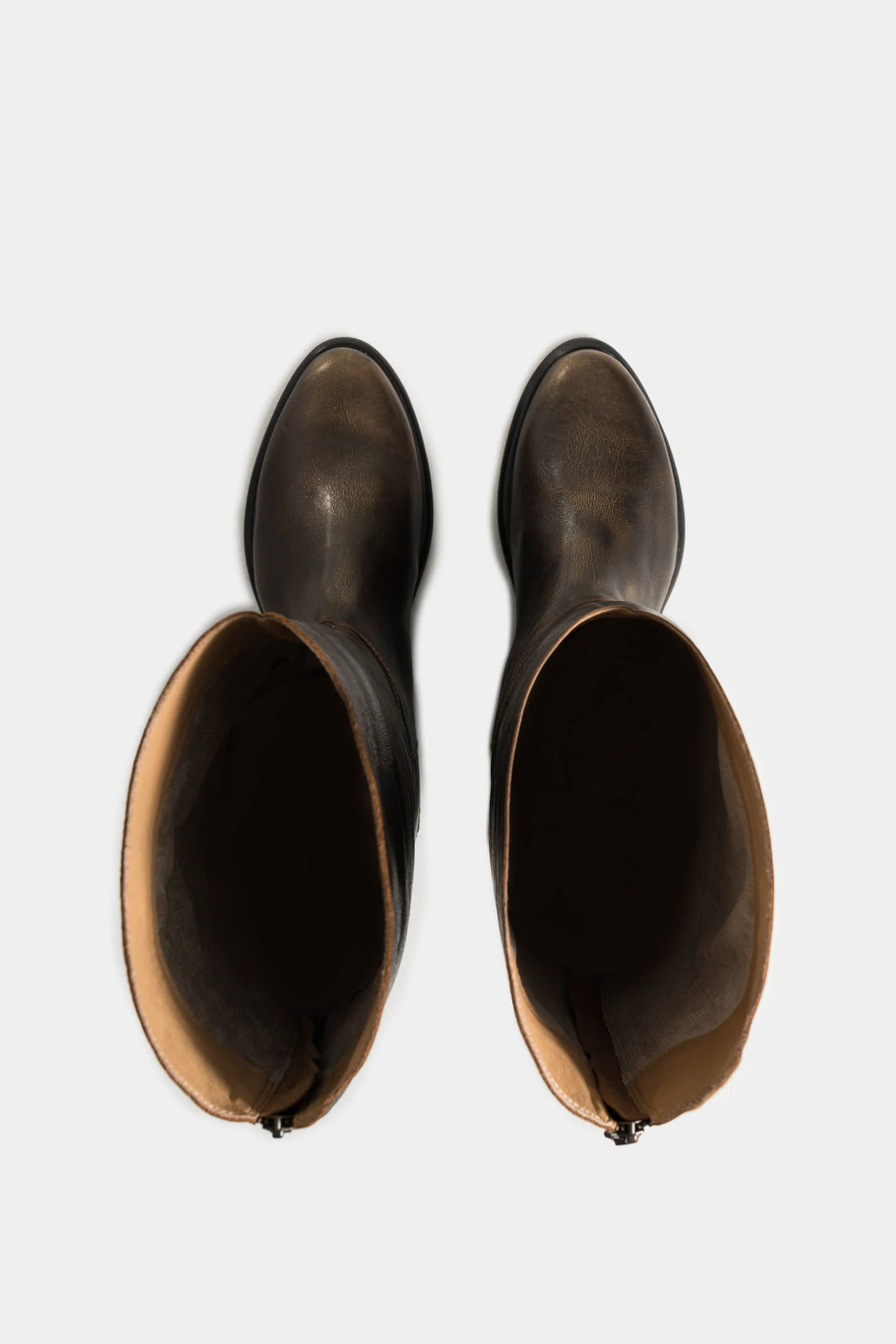 Kalahari Folia Leather Boots for Women with Equestrian Inspiration - Image 4