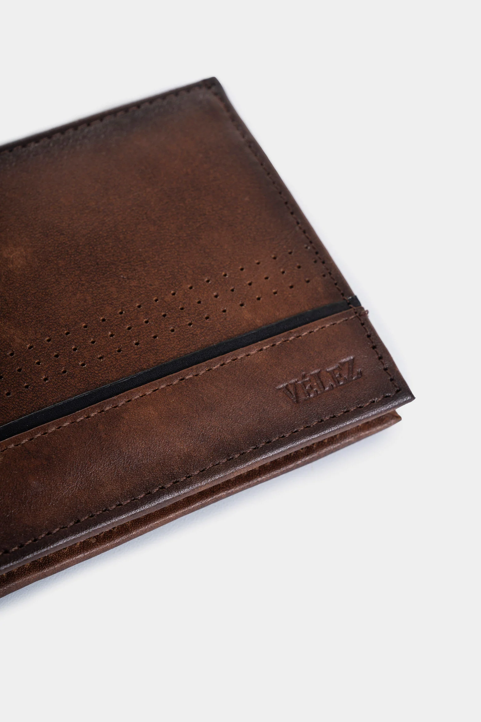 Kaleidos Leather Wallet for Men with Contrast Detail - Image 4