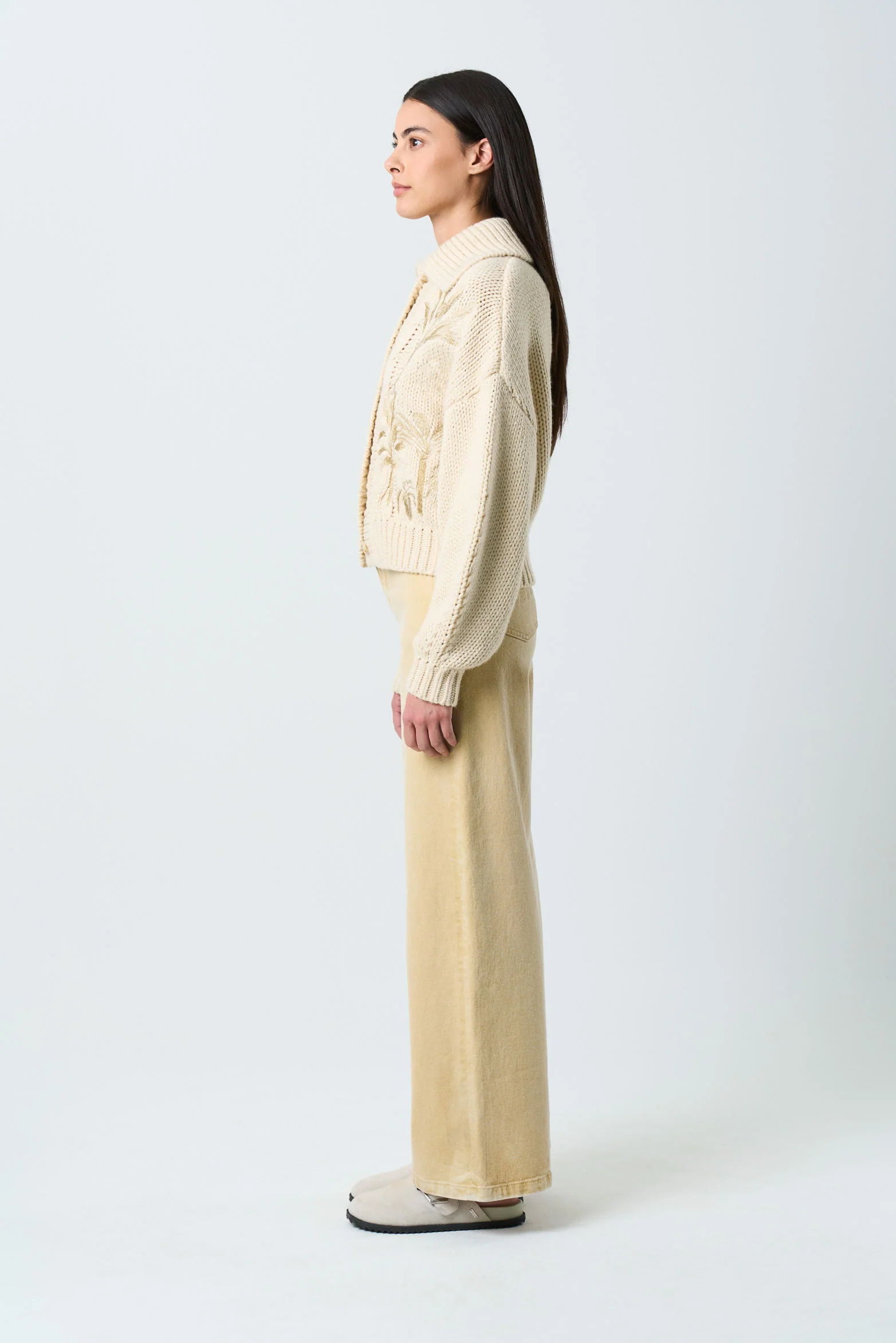 Kalixto Knitted Cardigan for women with embroidery - Image 2