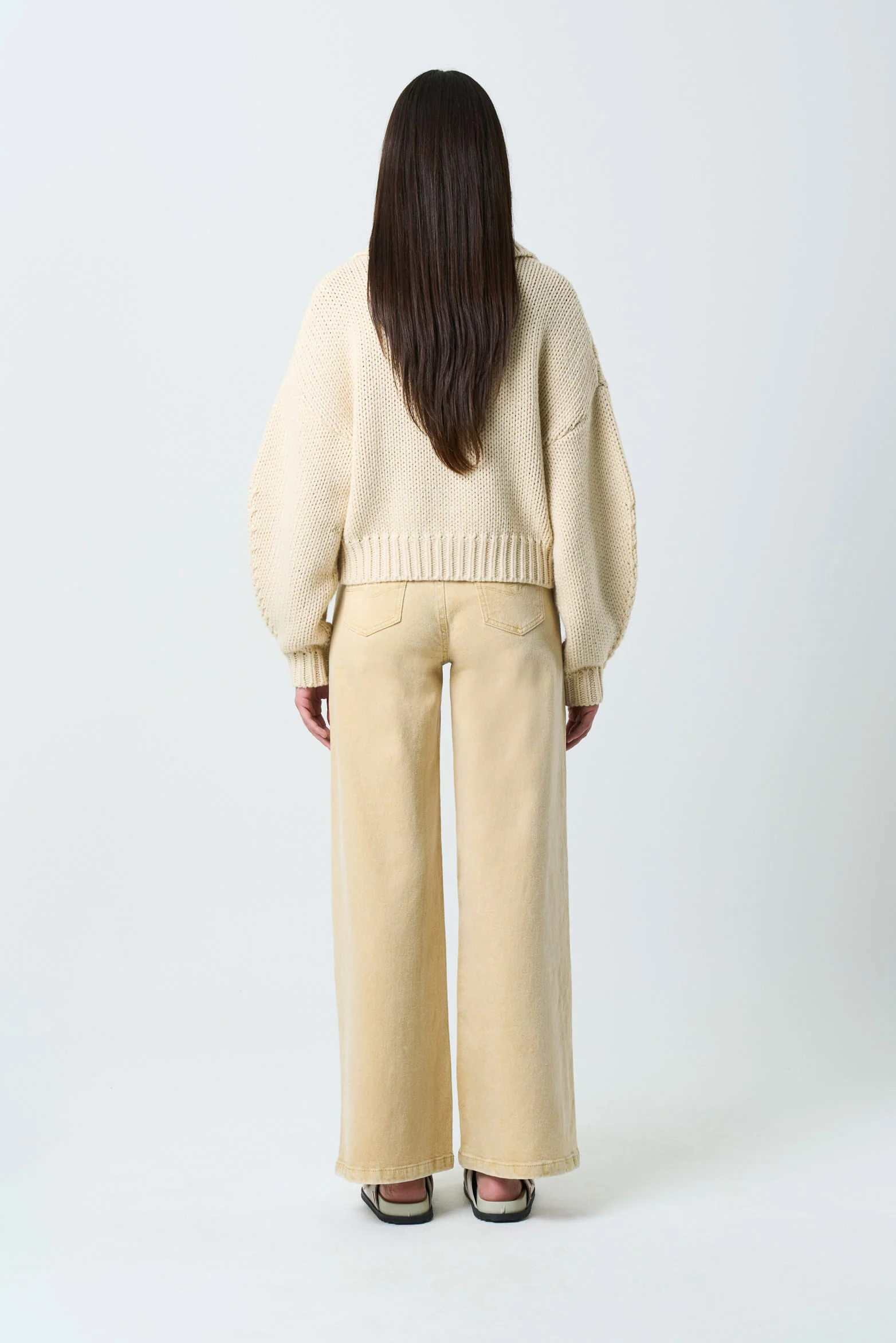 Kalixto Knitted Cardigan for women with embroidery - Image 3