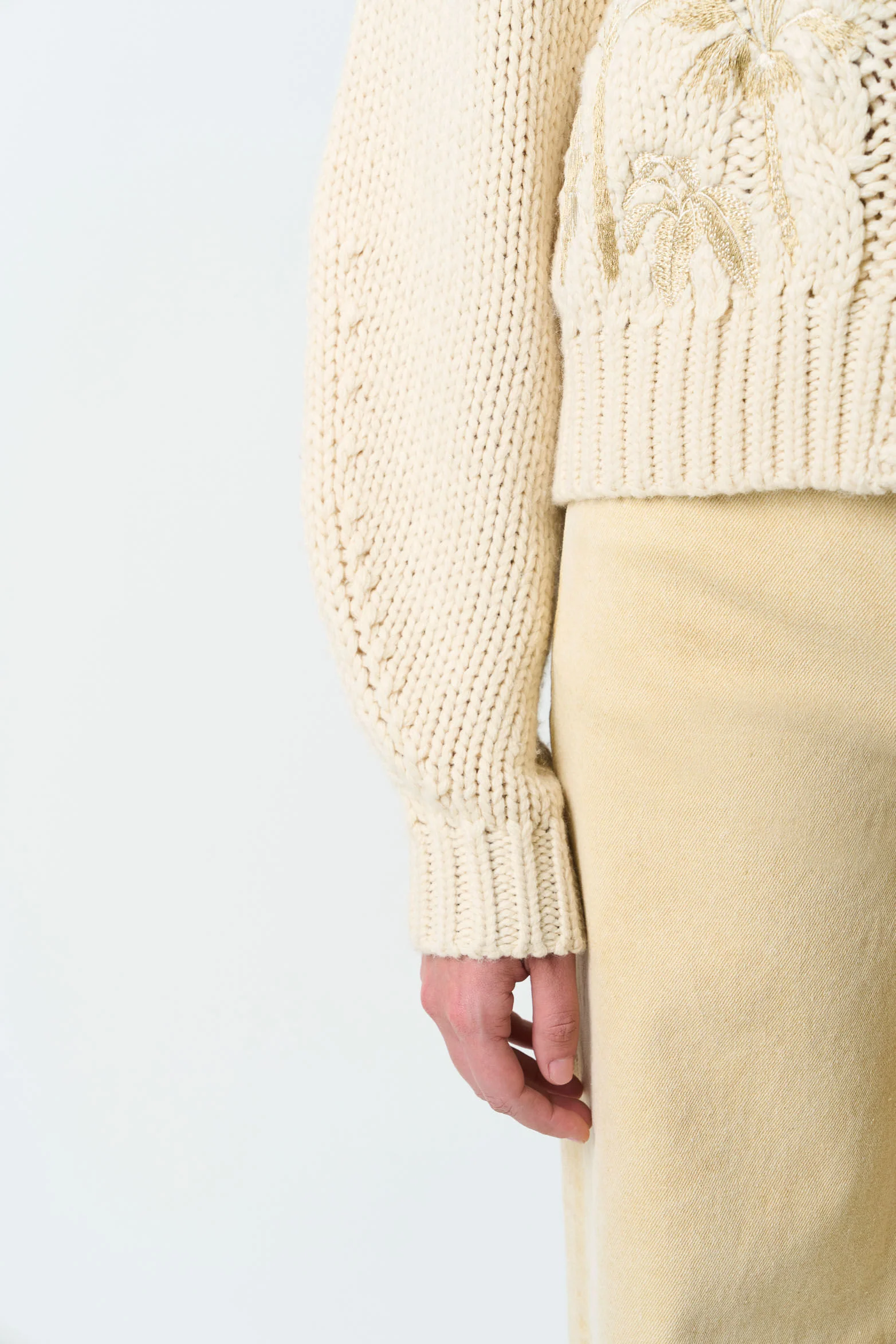 Kalixto Knitted Cardigan for women with embroidery - Image 7
