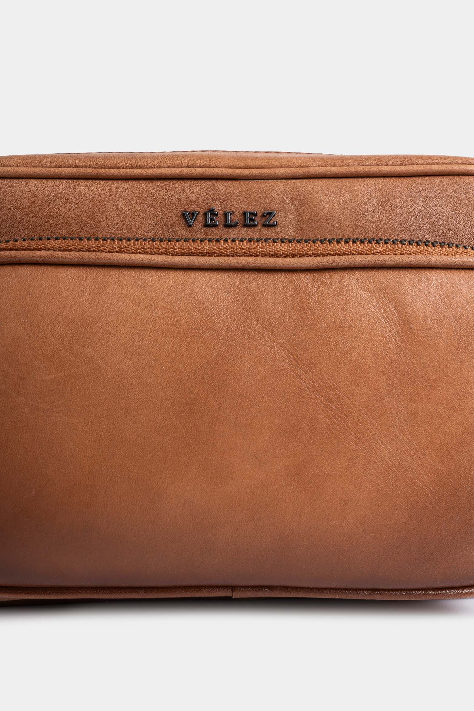 Kansas 2 Hands-Free Leather Bag for Men Slim - Image 4