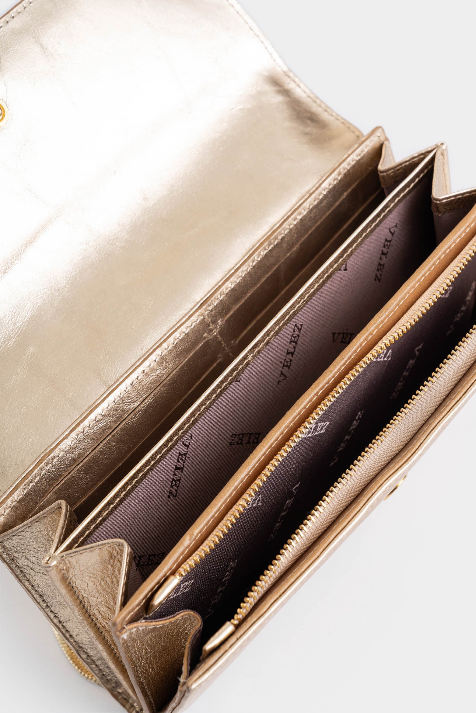 Kauai leather checkbook holder for women white gold effect - Image 5