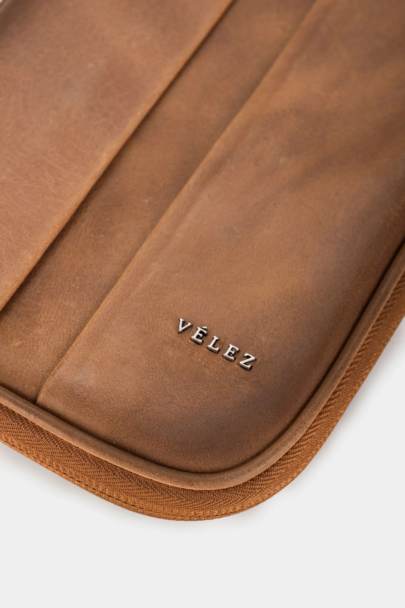 Leather Passport Holder for Men Ibis - Image 4