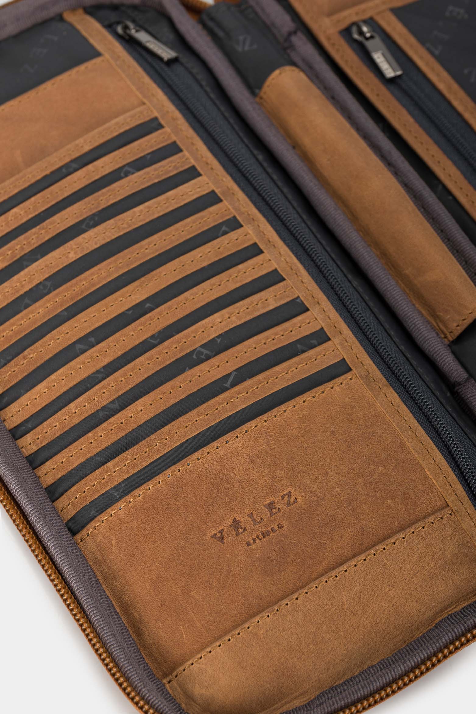 Leather Passport Holder for Men Ibis - Image 6