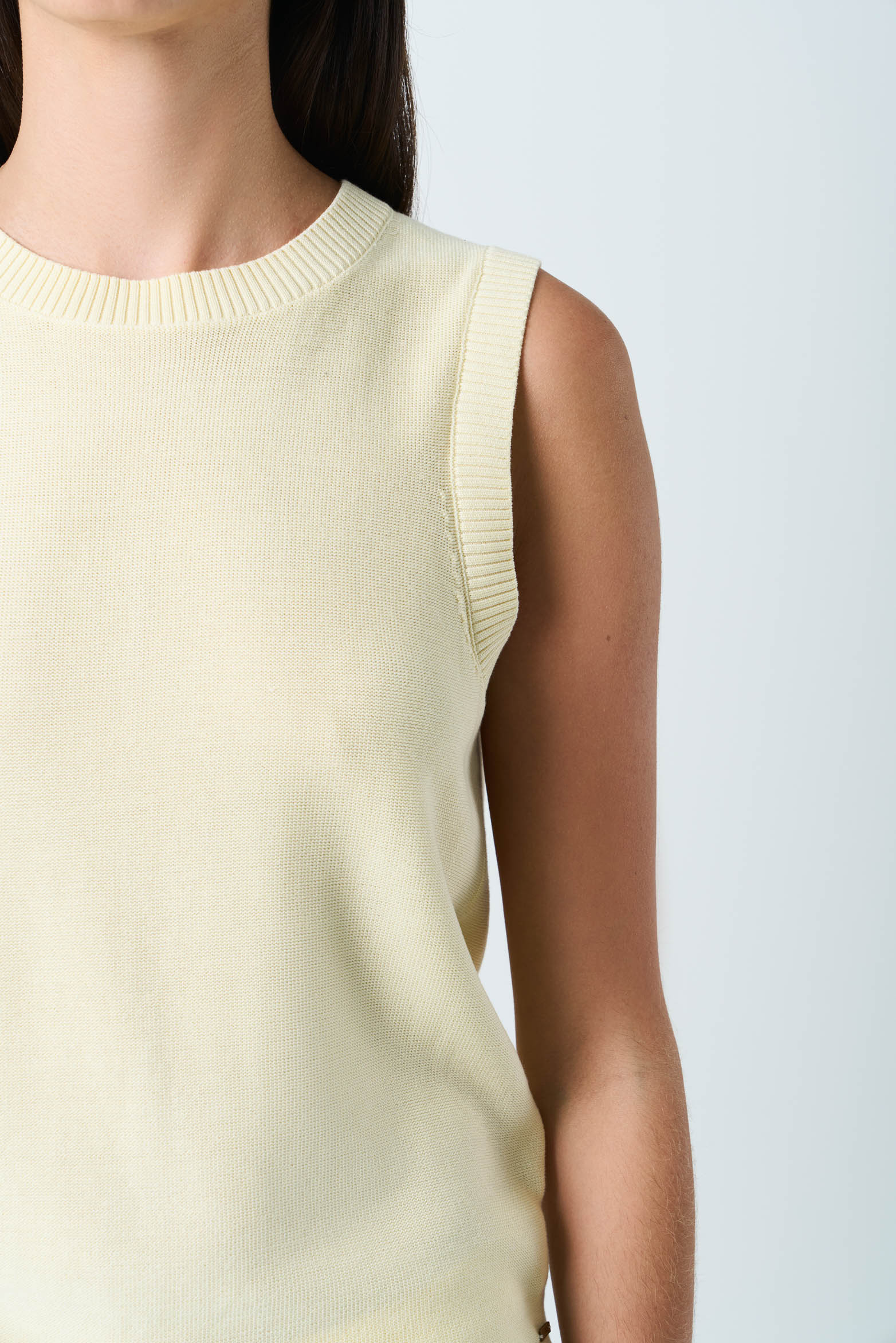 Lightweight Astromelia knit top for women - Image 6