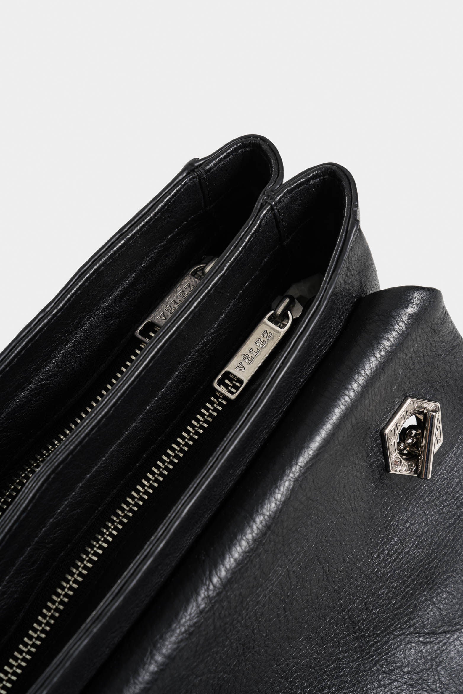 Lili Bowling Leather Bag with Hexagon Lid - Image 5