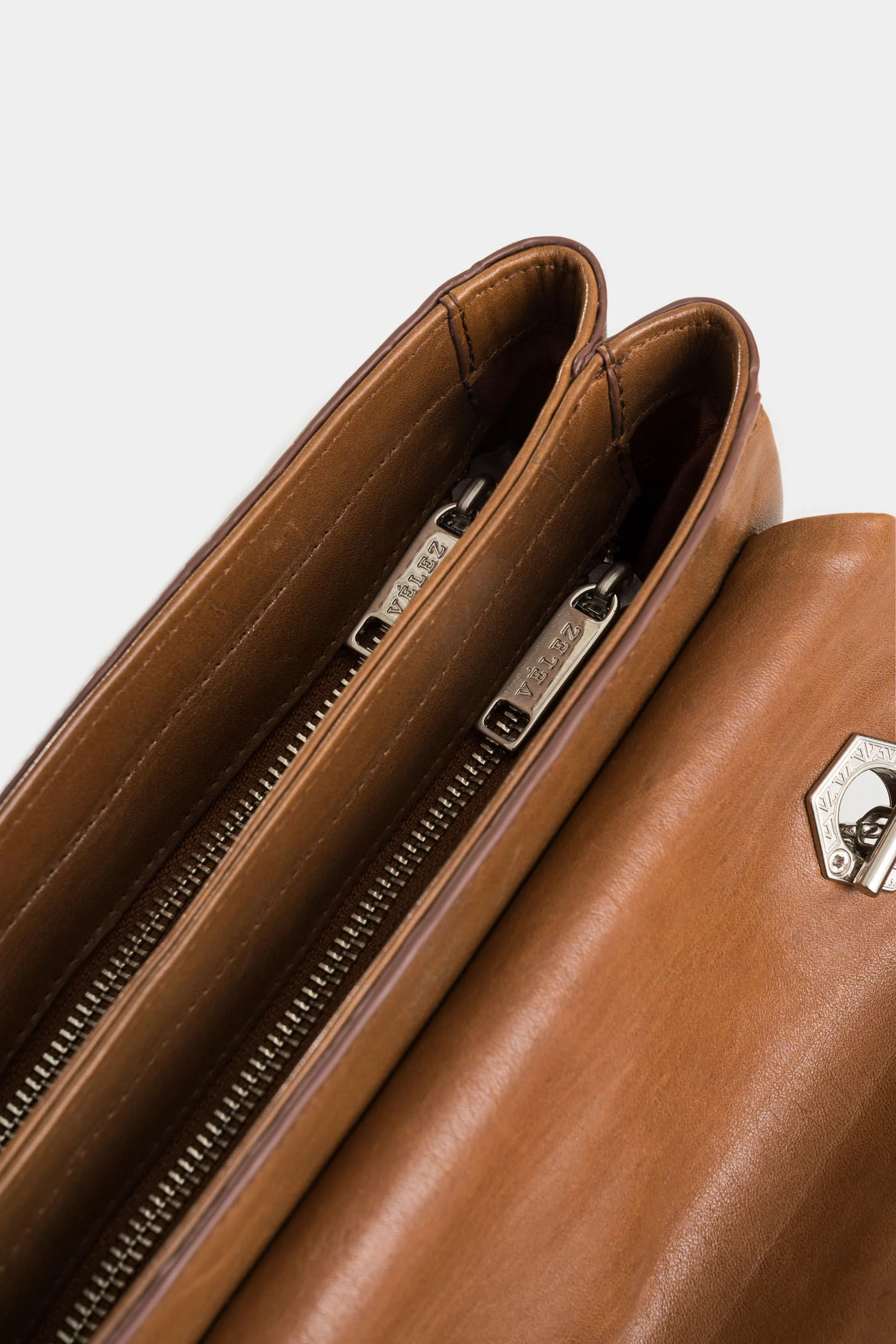 Lili Bowling Leather Bag with Hexagon Lid - Image 5
